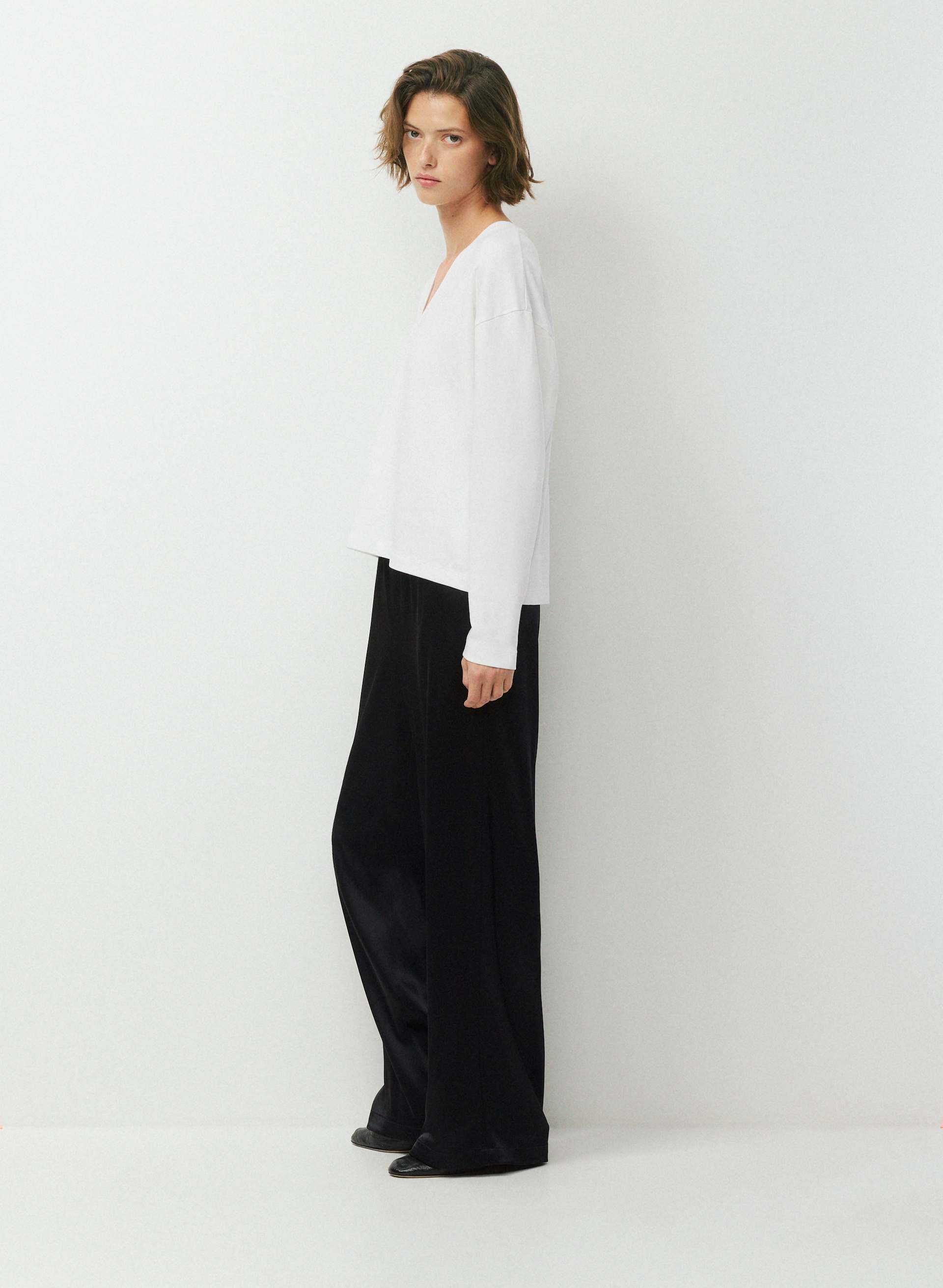 INTERLOCK COTTON MOBILE LONGSLEEVE | Aritzia