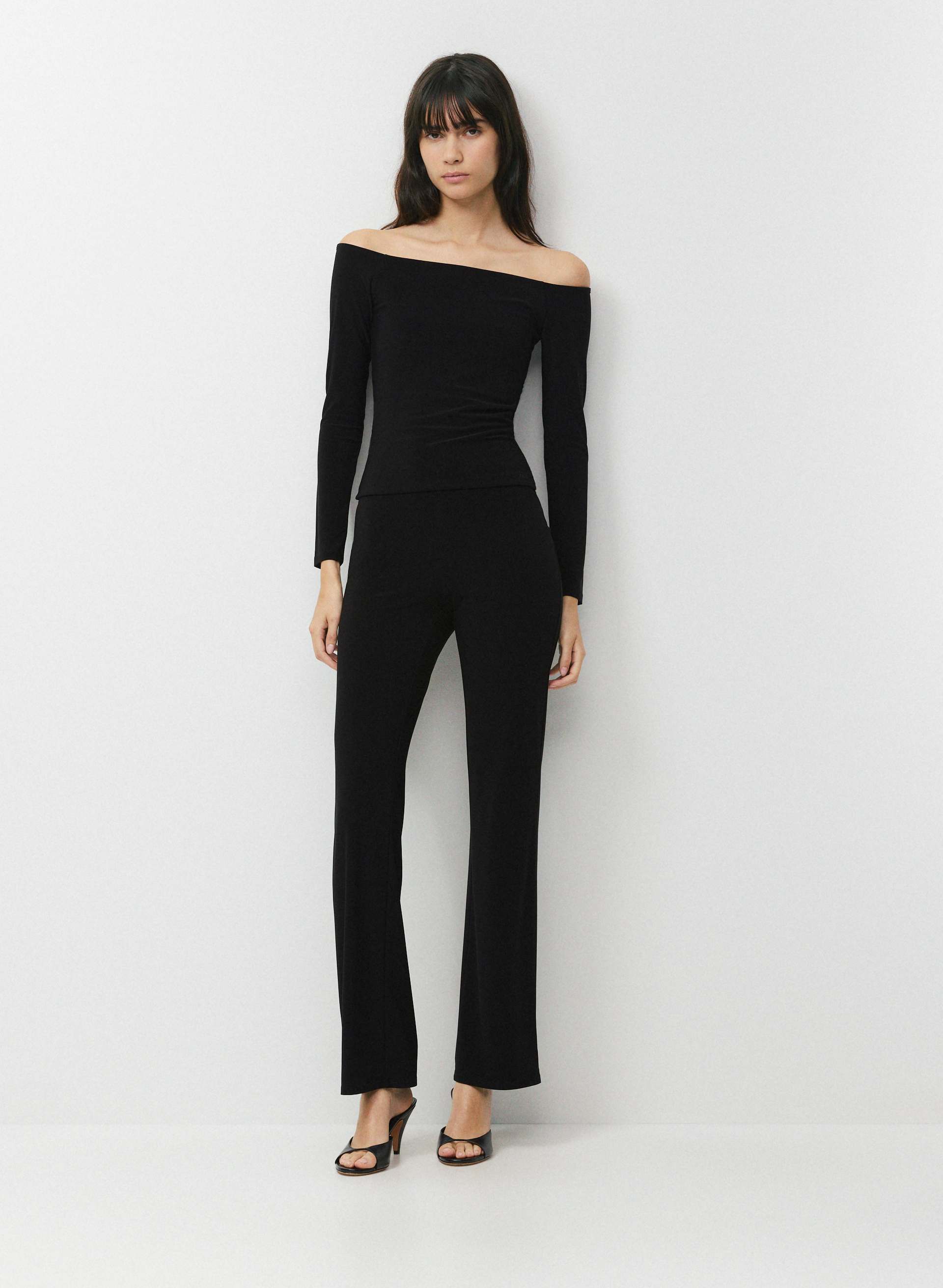 SMOOTH MATTER™ CLIQUE TOP | Aritzia