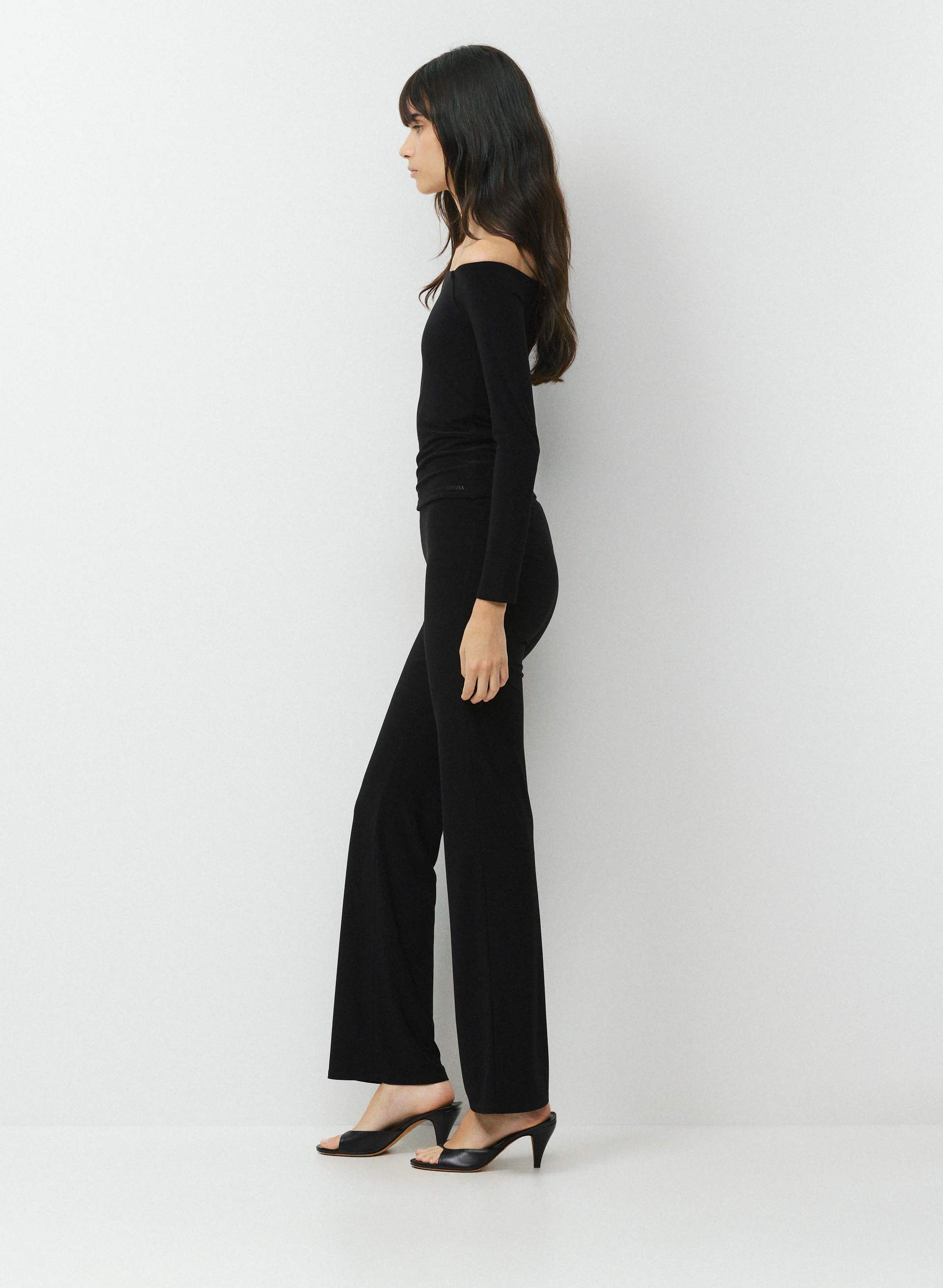 SMOOTH MATTER™ CLIQUE TOP | Aritzia