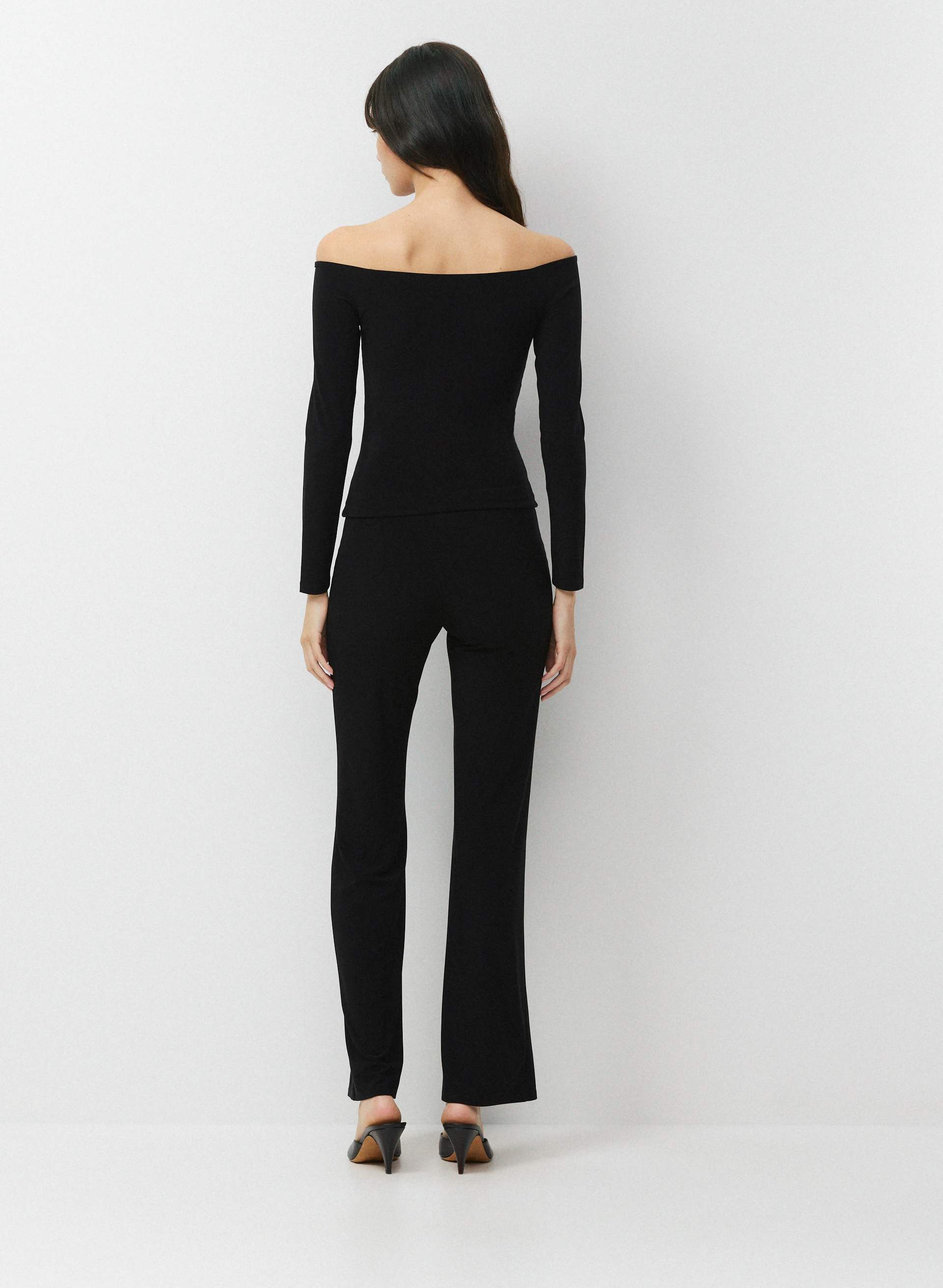 SMOOTH MATTER™ CLIQUE TOP | Aritzia