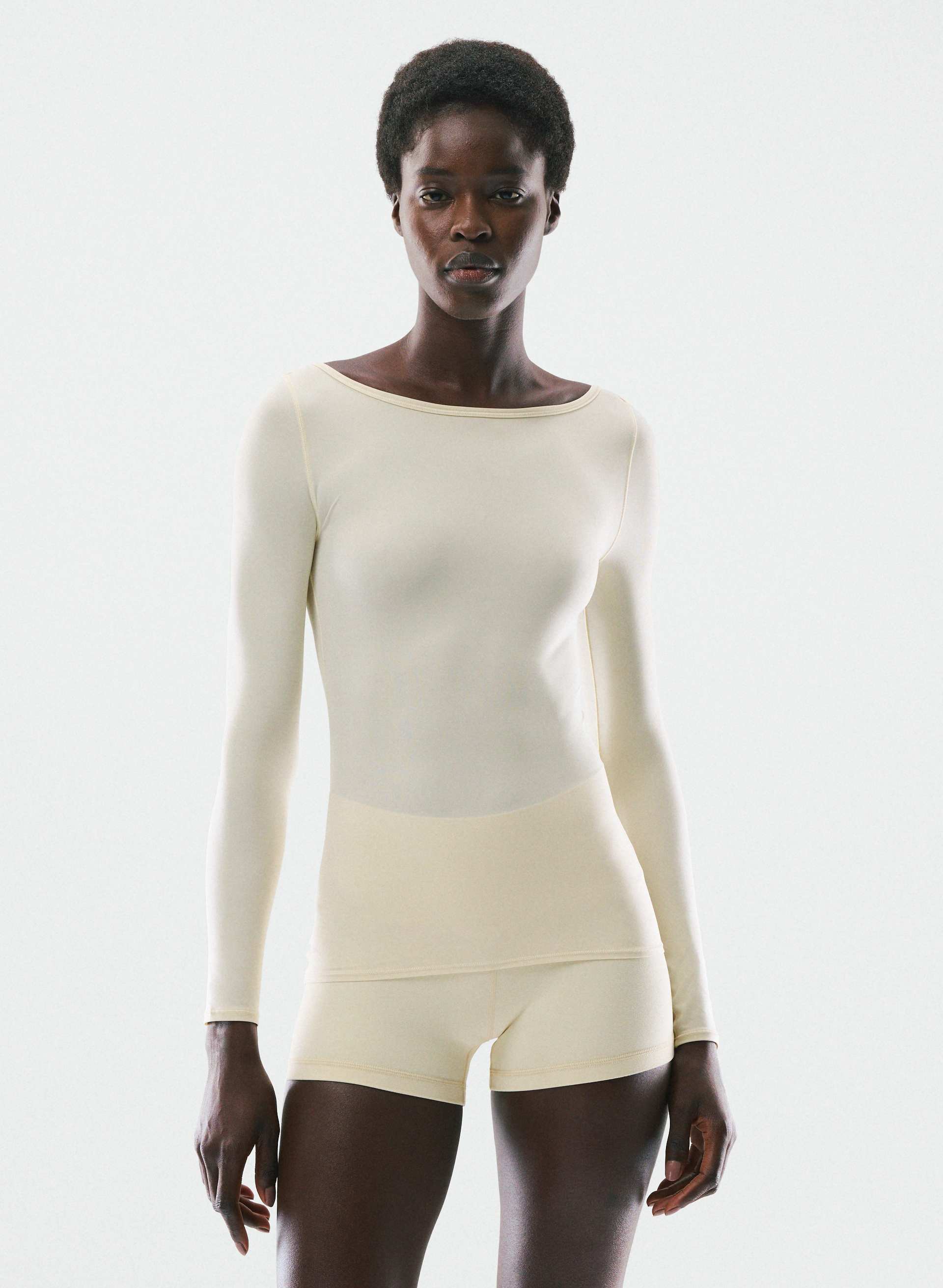 AIRBUTTER™ POISE LONGSLEEVE | Aritzia