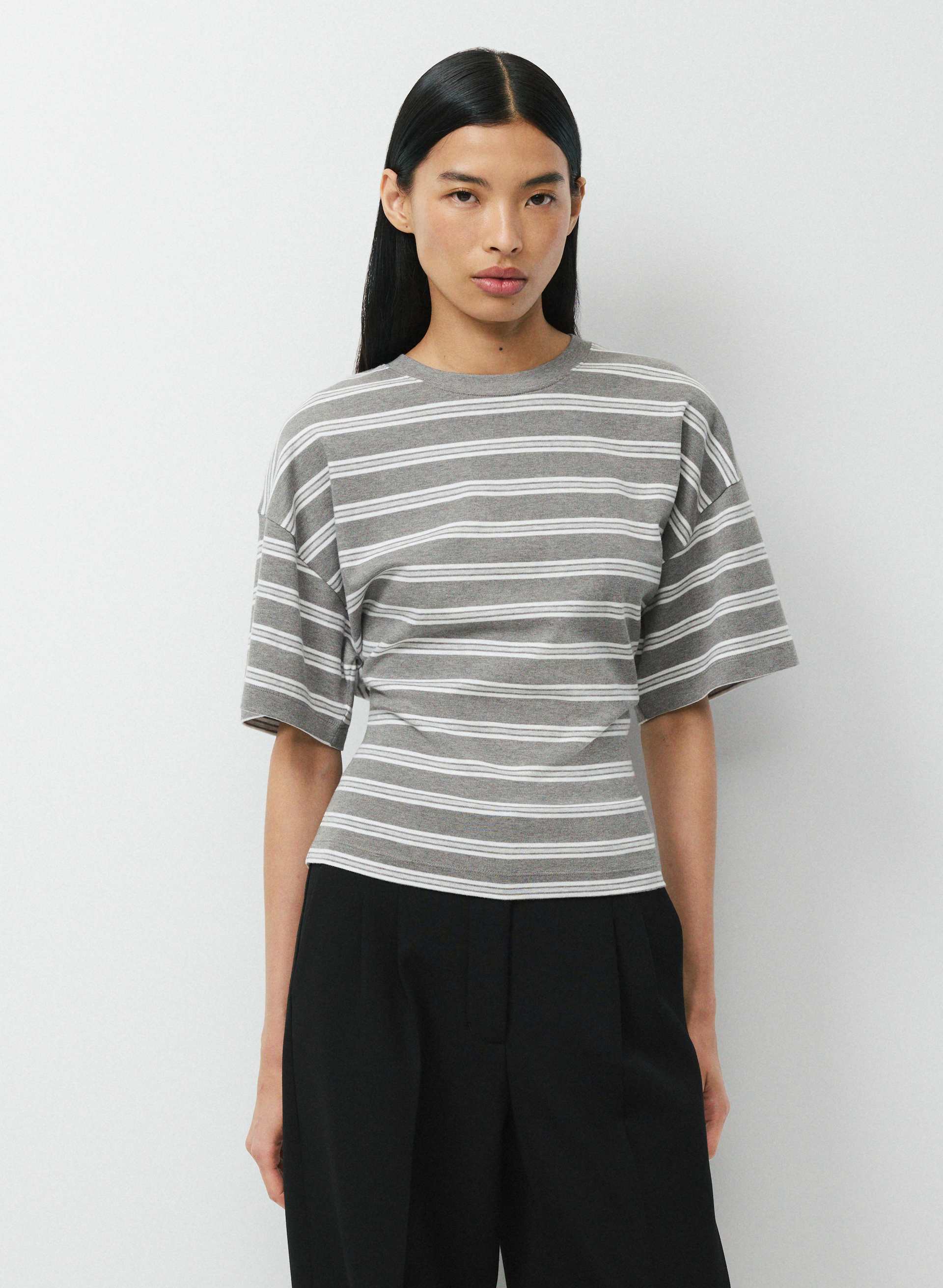 T-SHIRT BARCLAY - COTON INTERLOCK - T-shirt ras du cou qui accentue la taille en double tricot tout coton. 