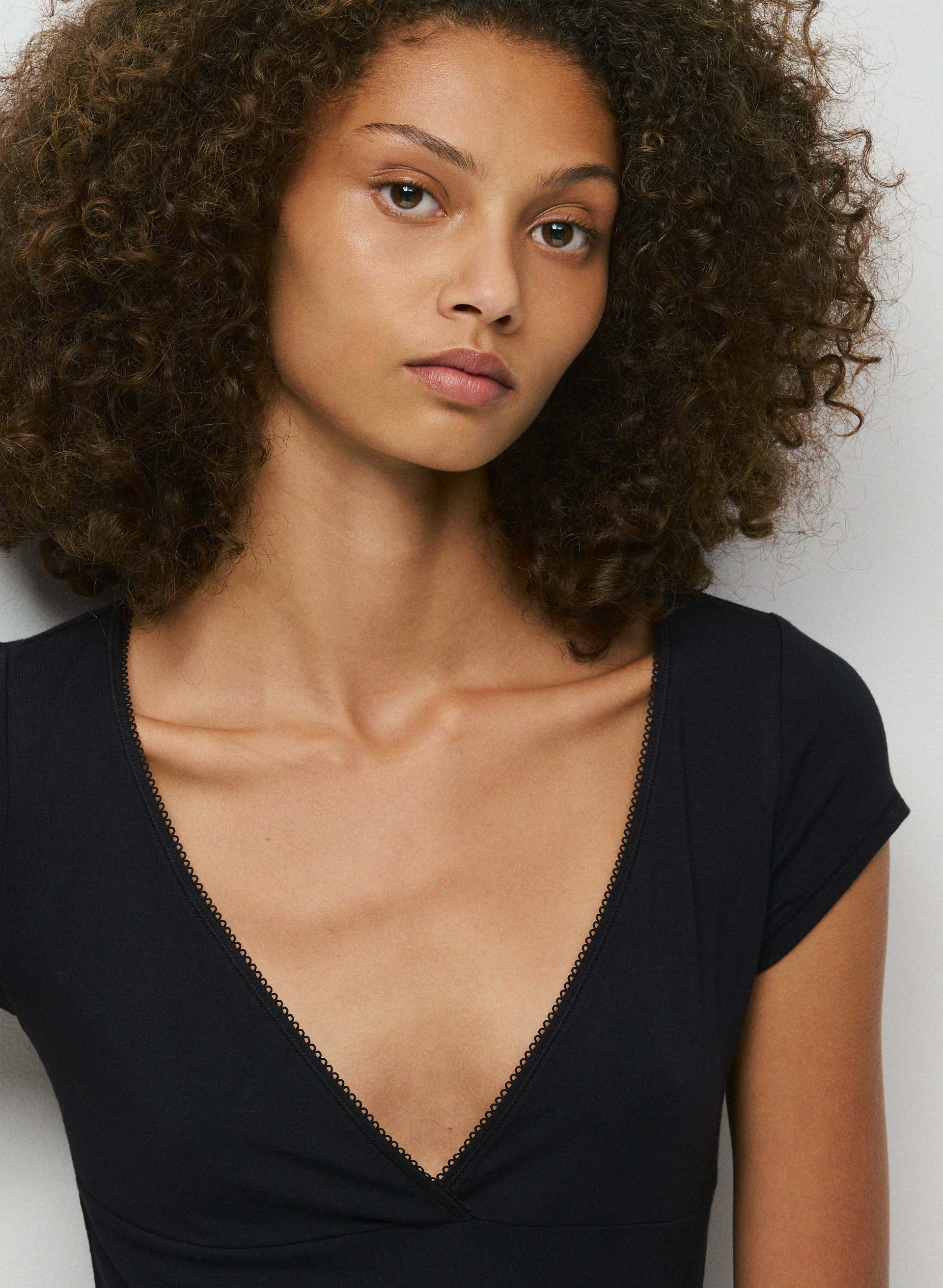RINGLET T-SHIRT | Aritzia