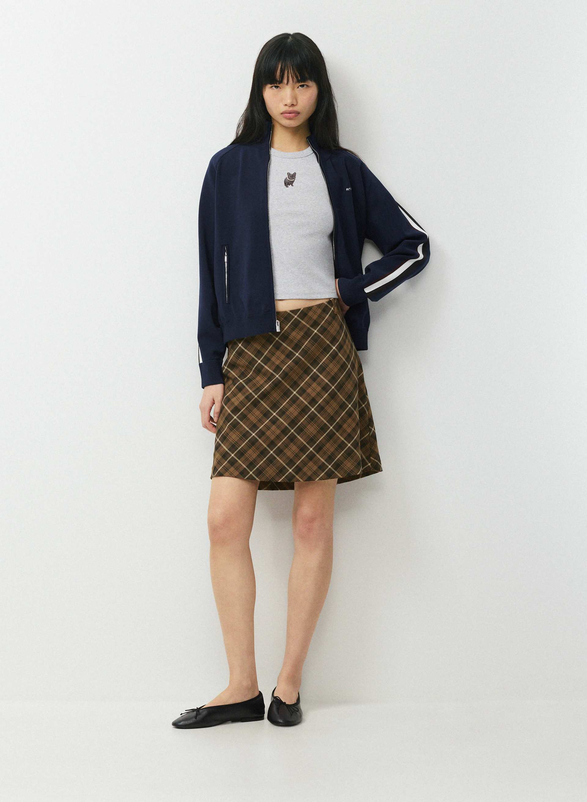 T-SHIRT LITTLE CÔTELÉ AVEC ICÔNE | Aritzia