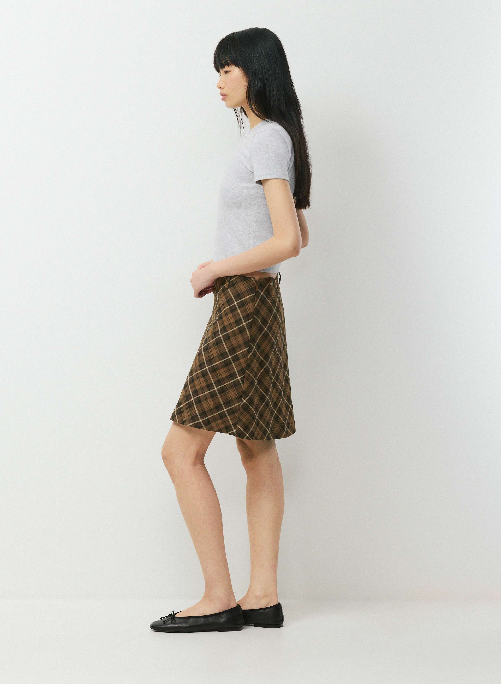 T-SHIRT LITTLE CÔTELÉ AVEC ICÔNE | Aritzia