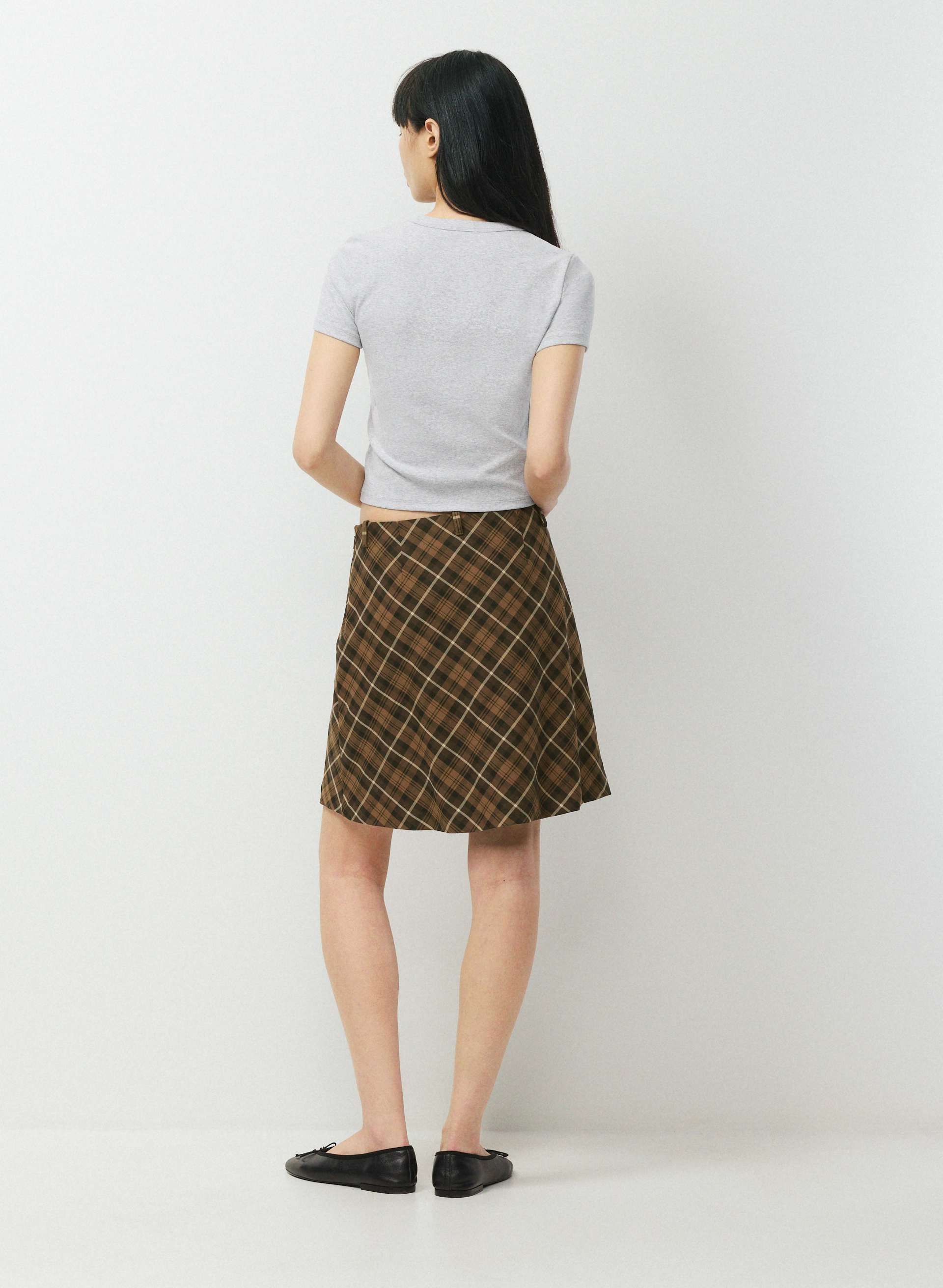 T-SHIRT LITTLE CÔTELÉ AVEC ICÔNE | Aritzia