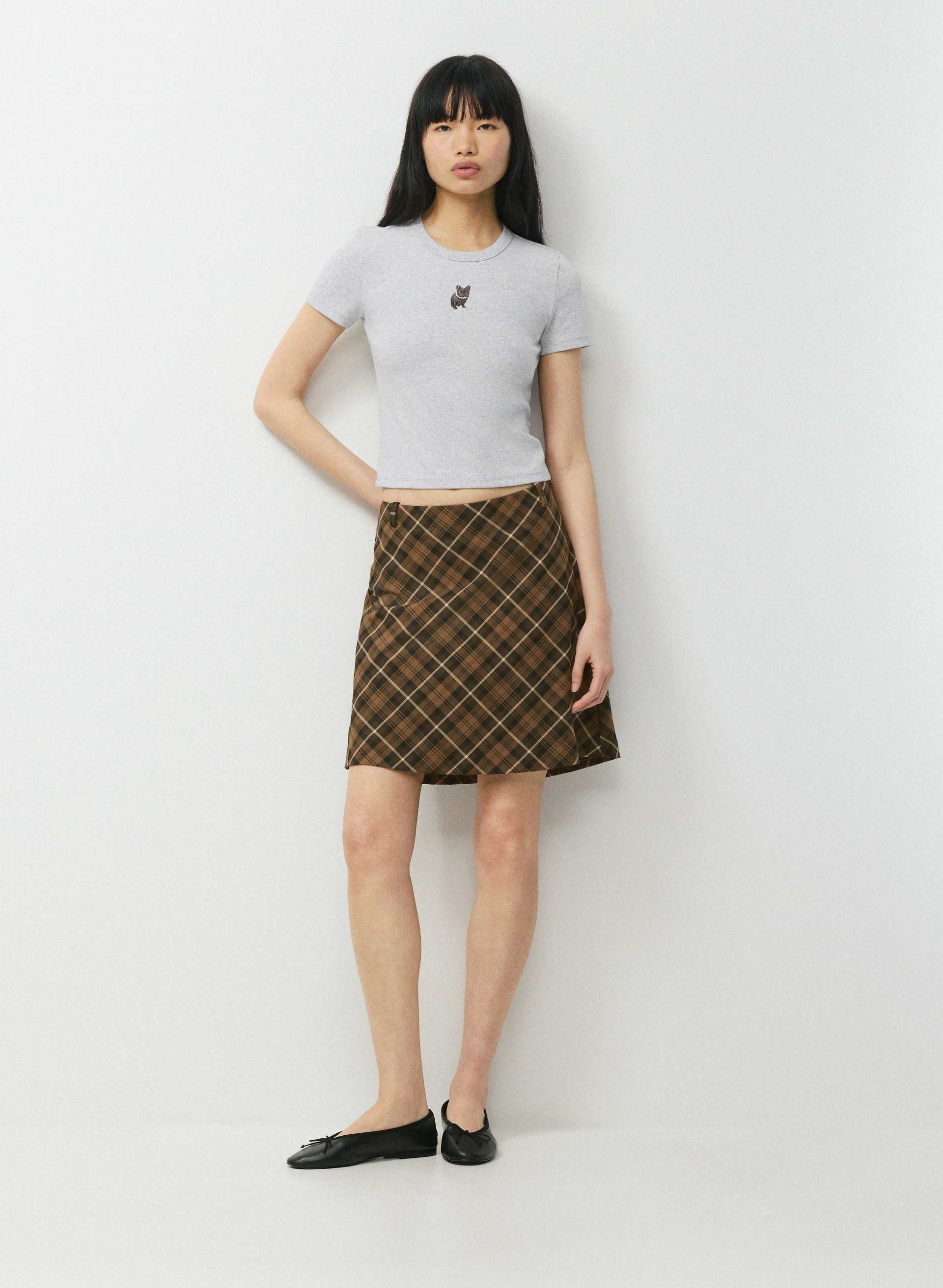 T-SHIRT LITTLE CÔTELÉ AVEC ICÔNE | Aritzia