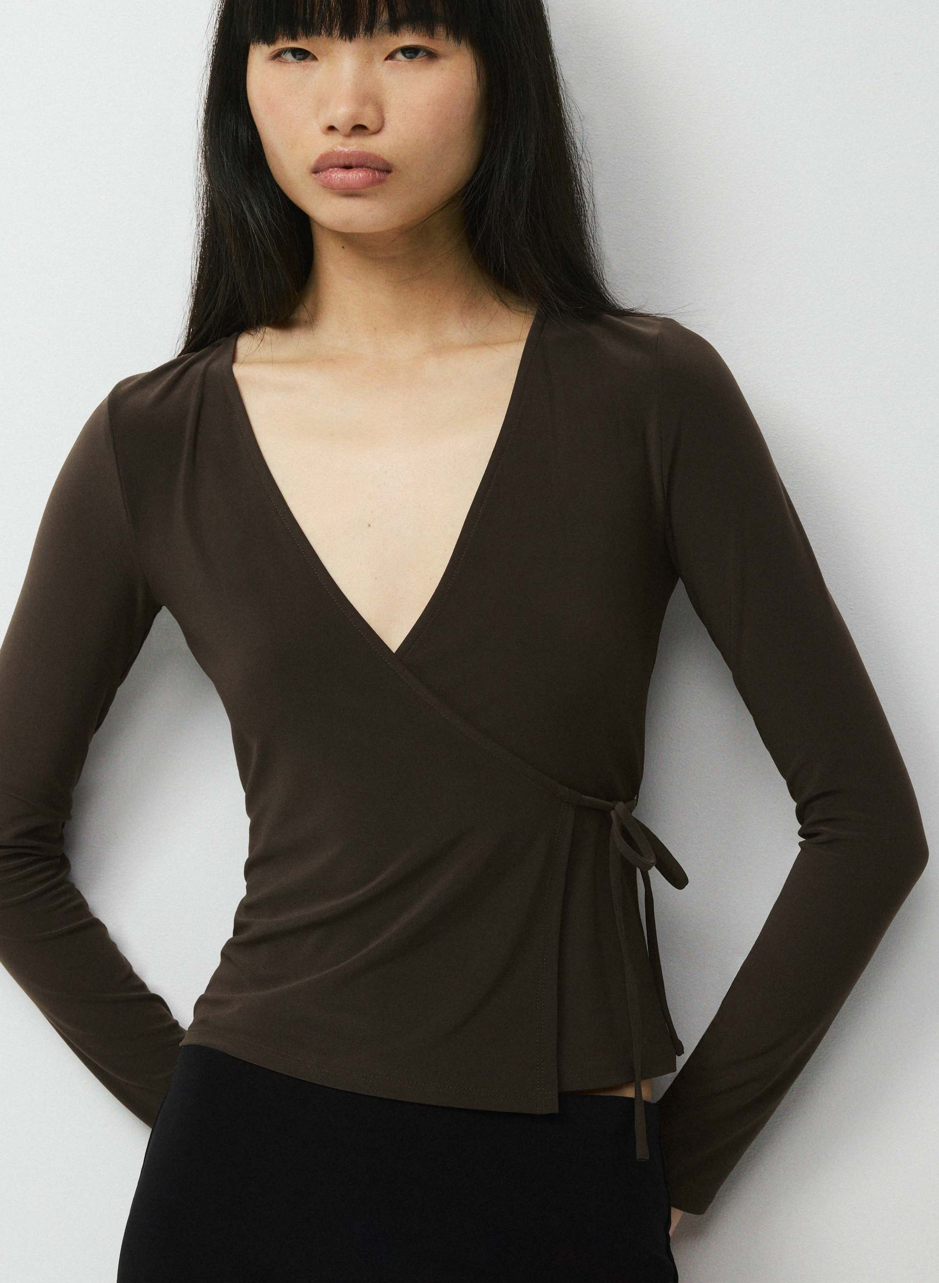 SMOOTH MATTER™ ISLAND WRAP LONGSLEEVE | Aritzia