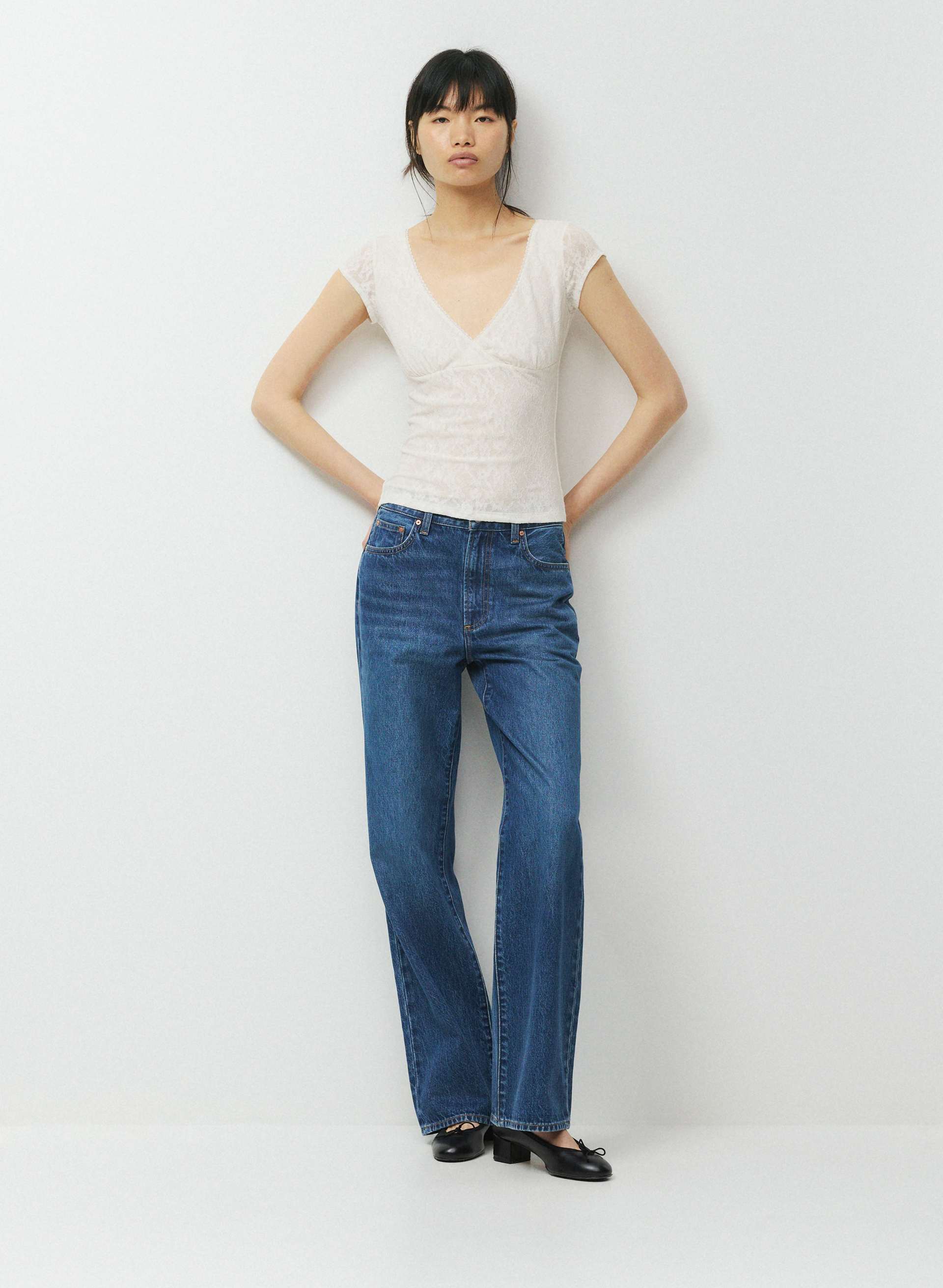 WILDFLOWER TOP - Floral lace V-neck top. 