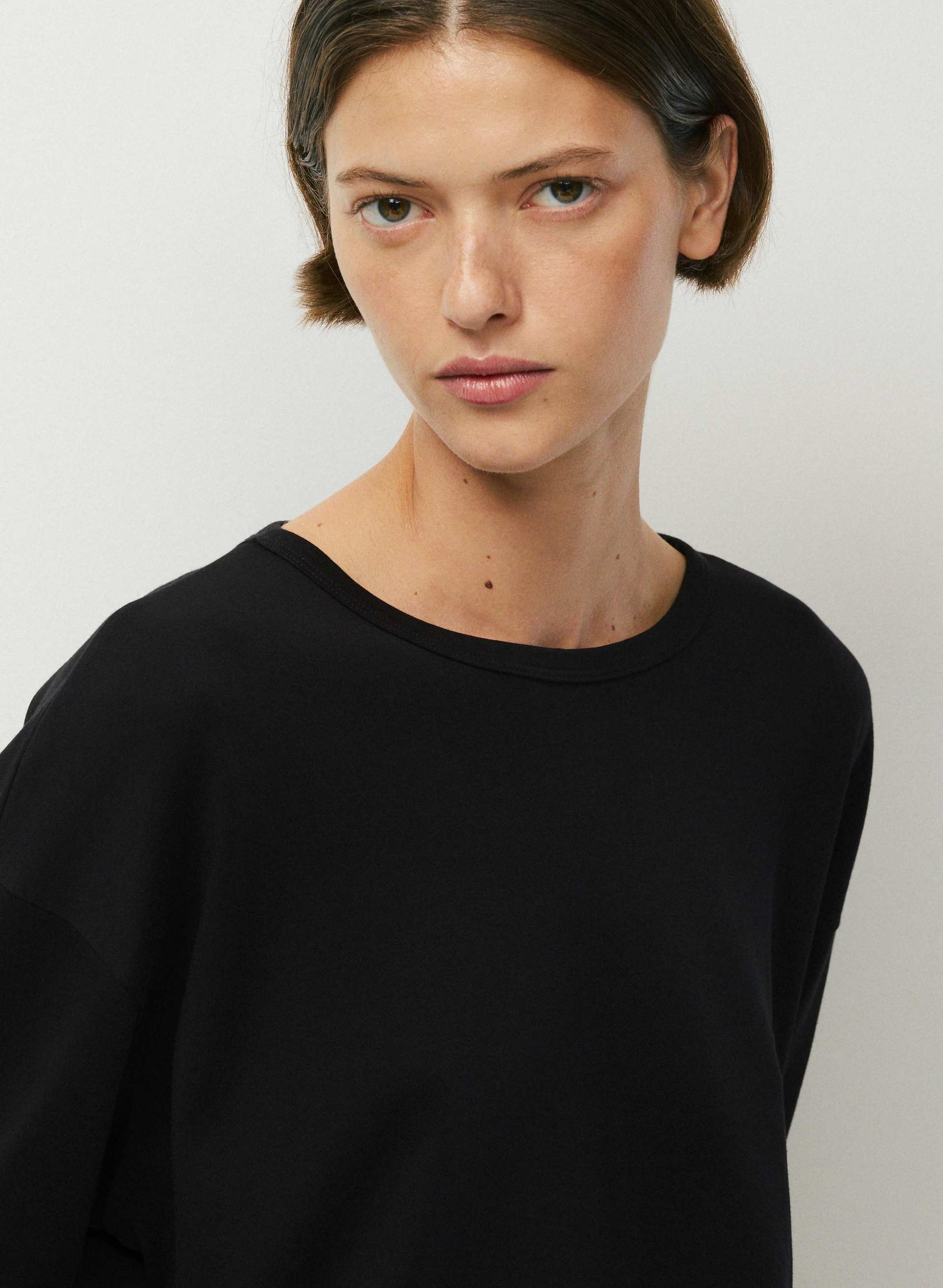 INTERLOCK COTTON PRECISION LONGLSEEVE | Aritzia