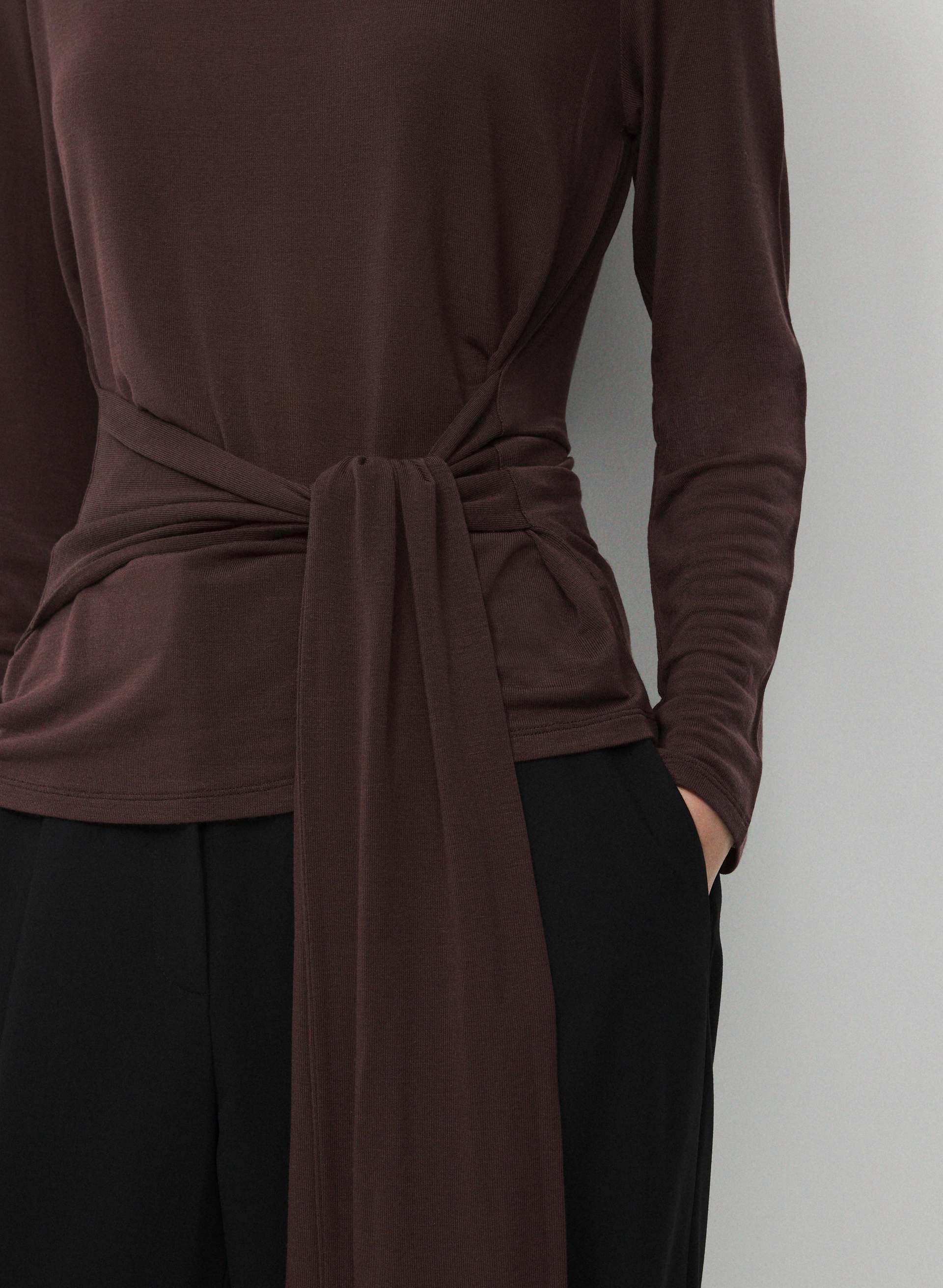 COMPOSURE TOP | Aritzia