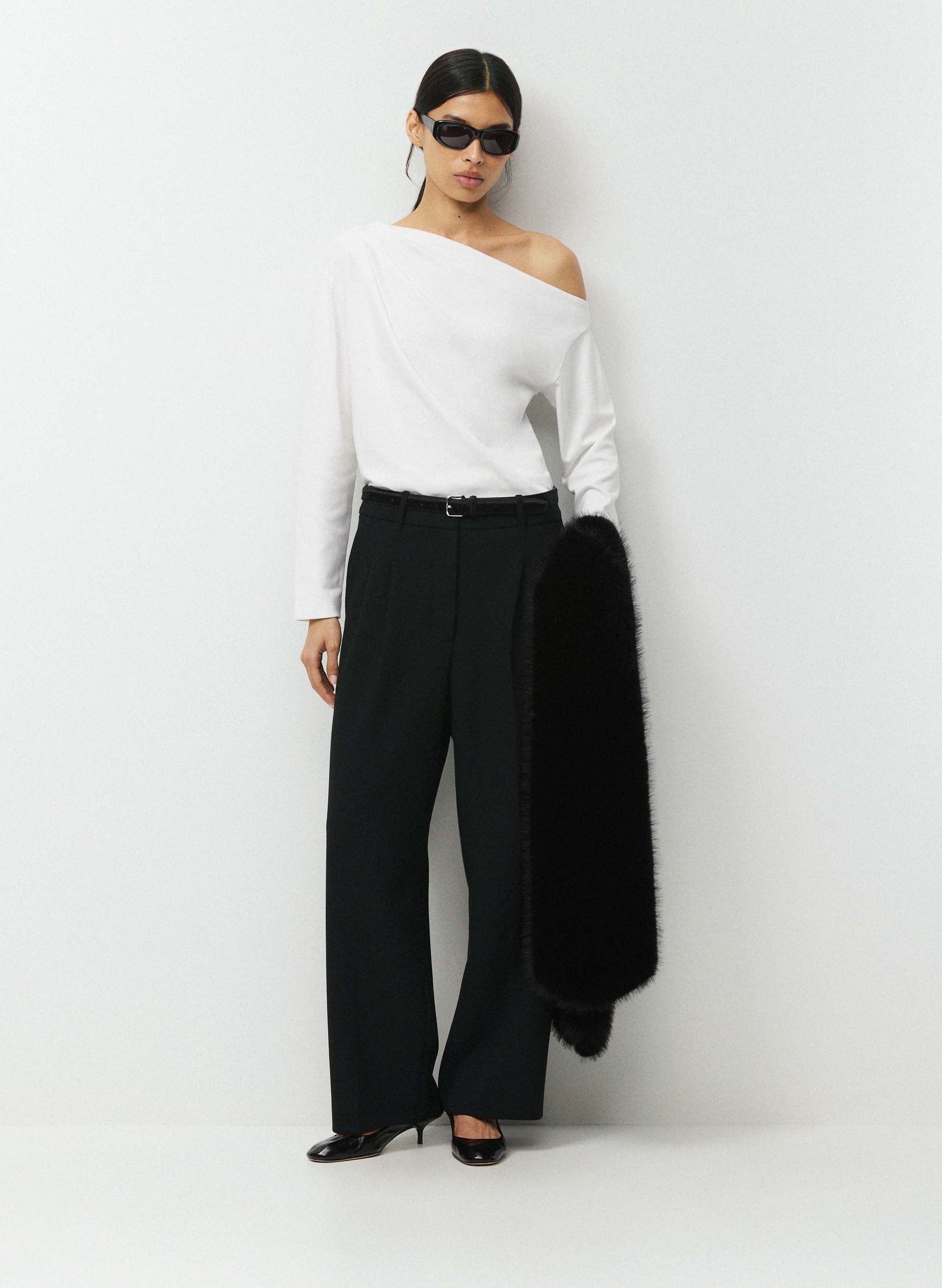 INTERLOCK COTTON SCRIPT LONGSLEEVE TOP | Aritzia