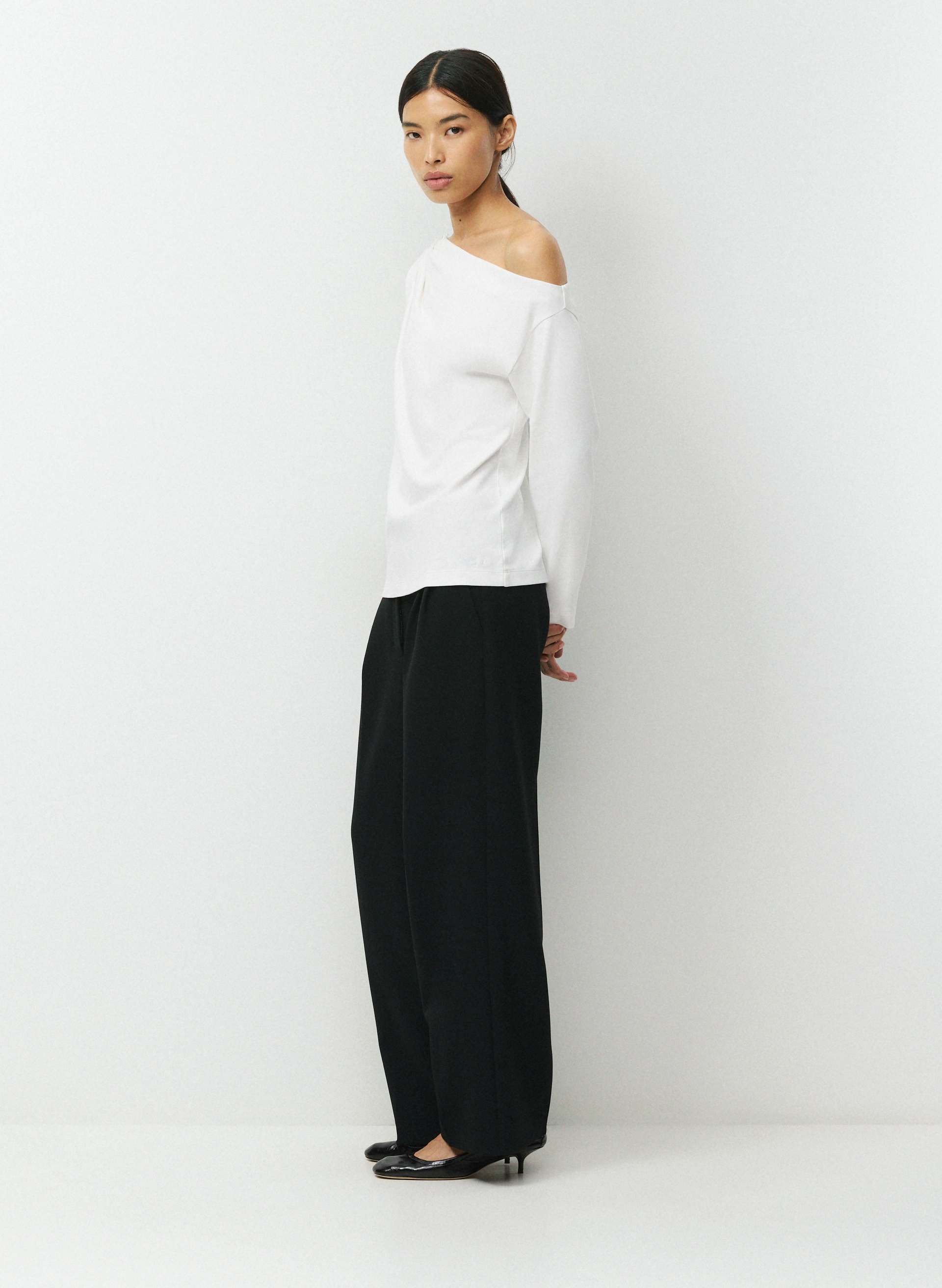 INTERLOCK COTTON SCRIPT LONGSLEEVE TOP | Aritzia