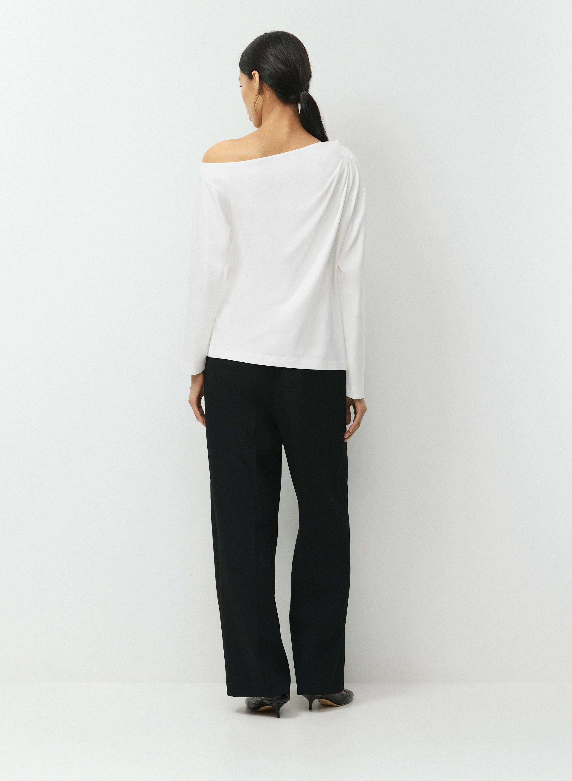 INTERLOCK COTTON SCRIPT LONGSLEEVE TOP | Aritzia