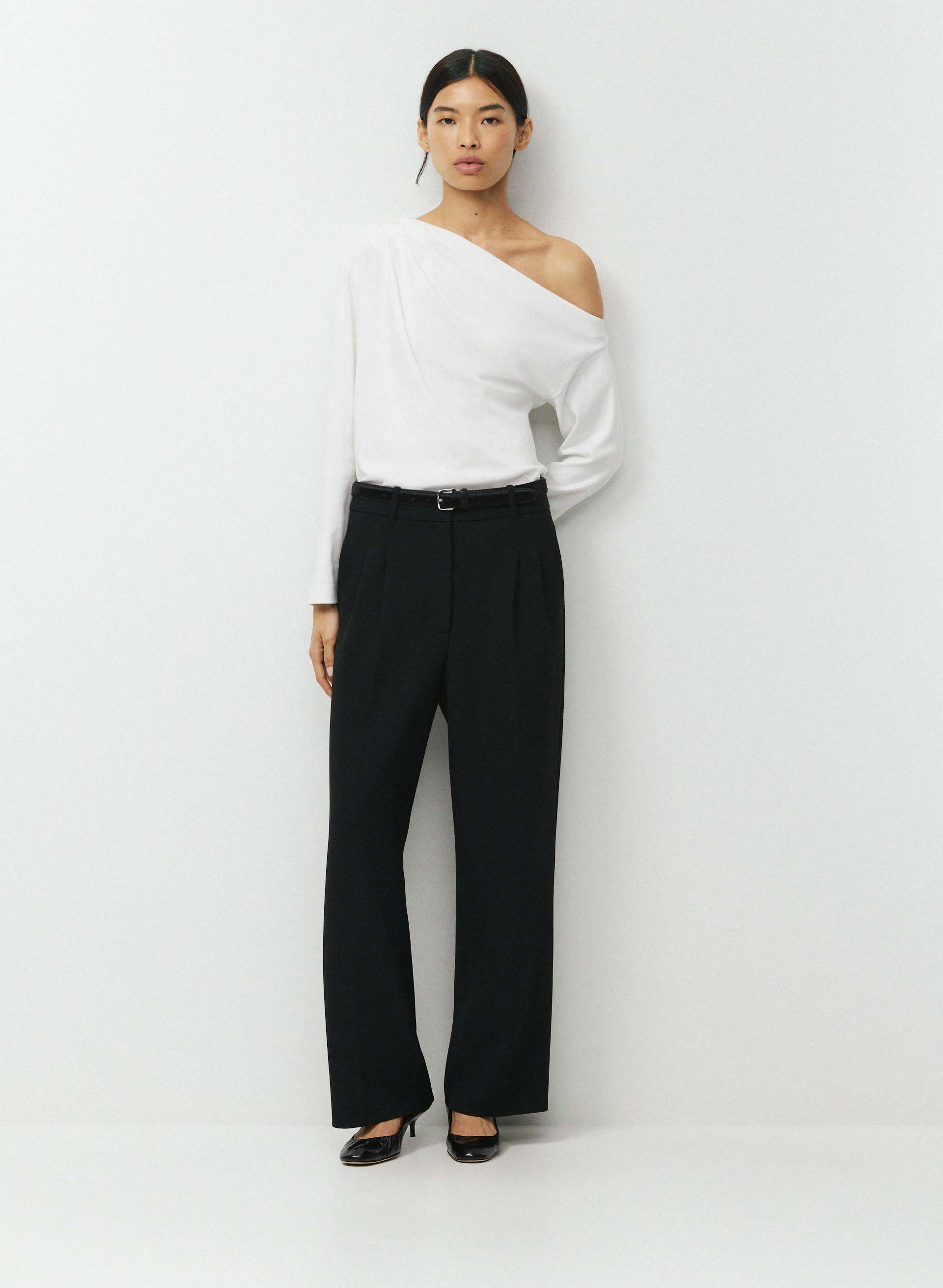 INTERLOCK COTTON SCRIPT LONGSLEEVE TOP | Aritzia