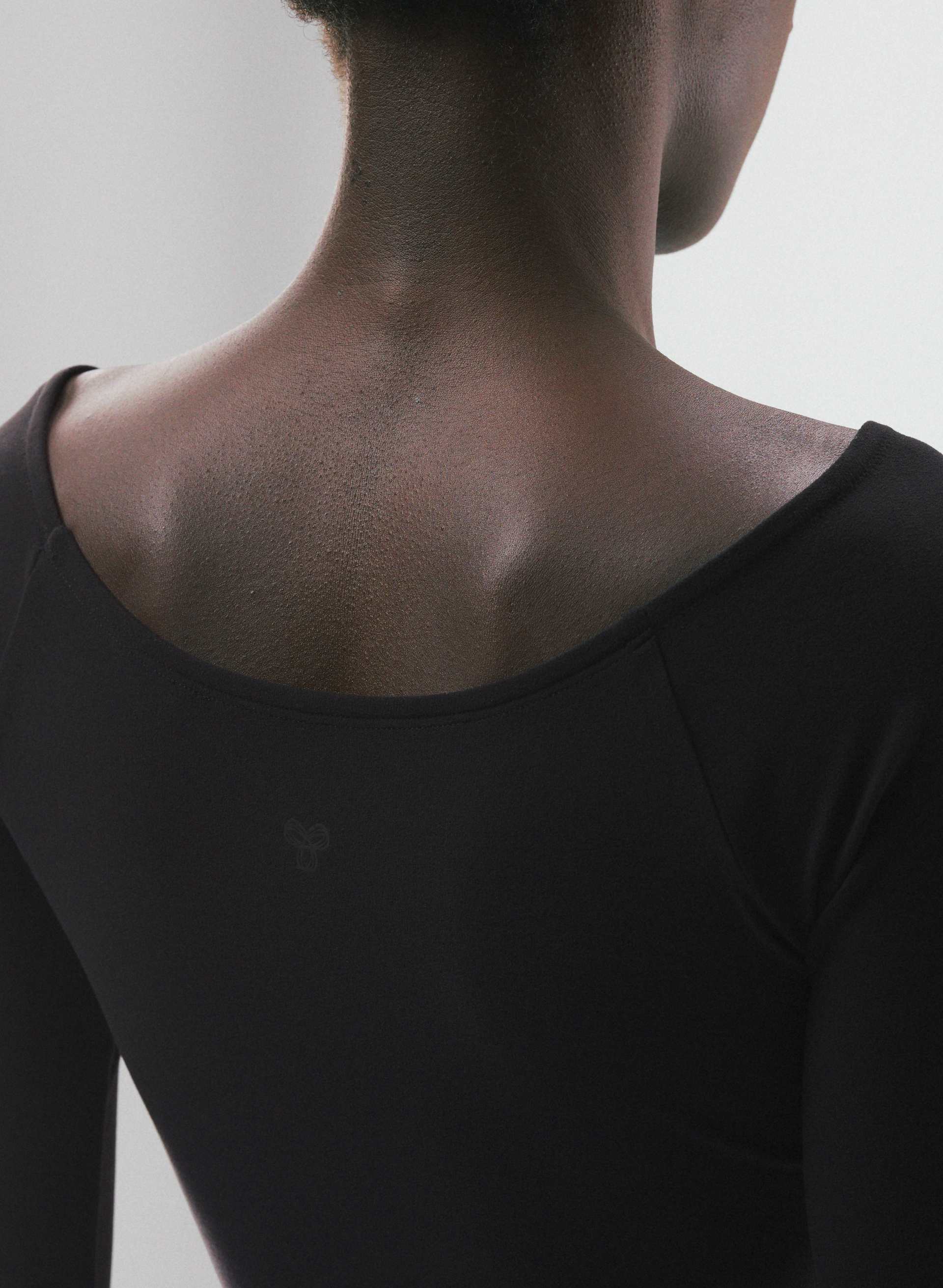 BUTTER REACH LONGSLEEVE | Aritzia