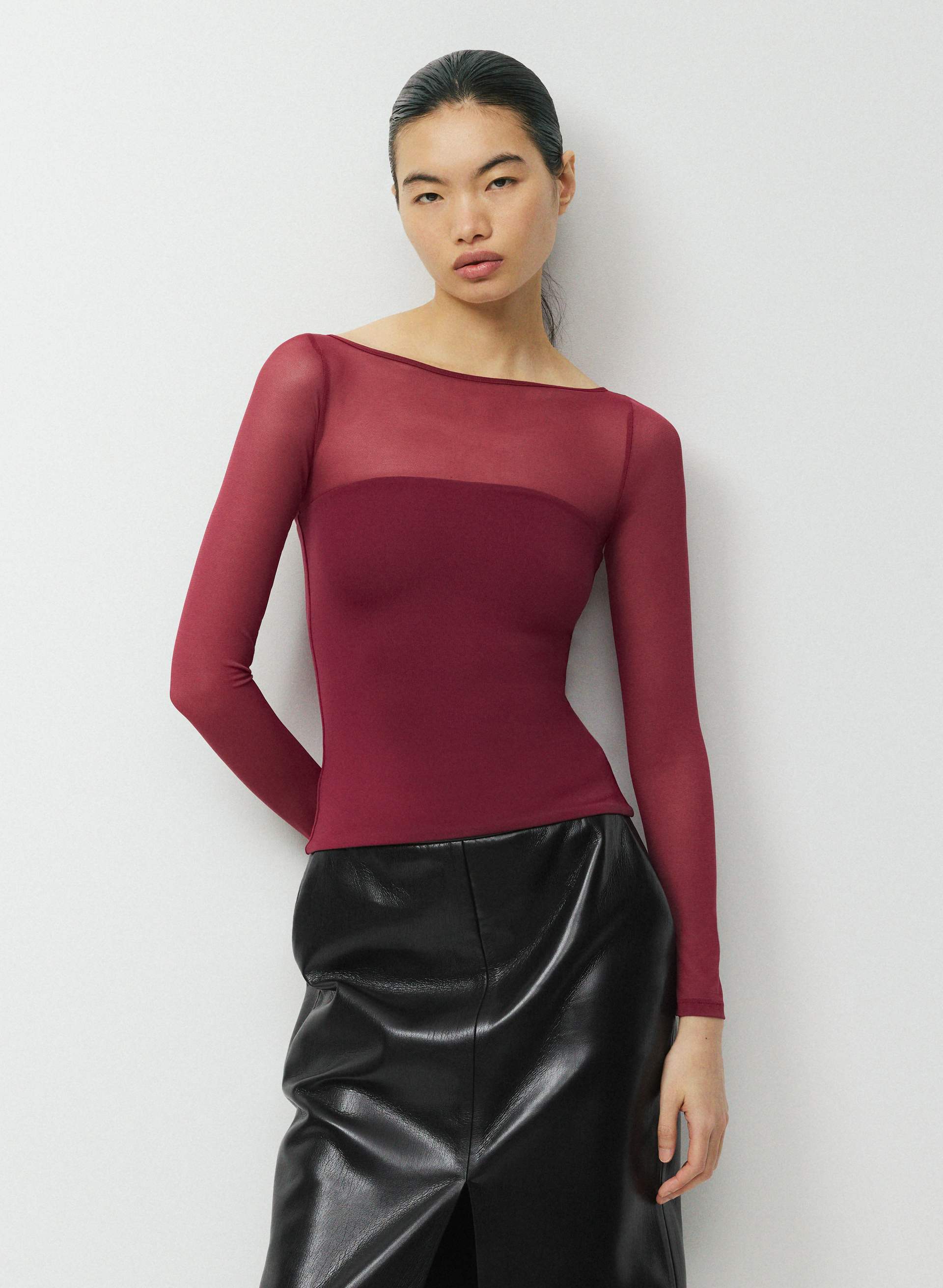 ORIGINAL CONTOUR MOOD TOP - Second-skin boatneck top with mesh chest and sleeves. 