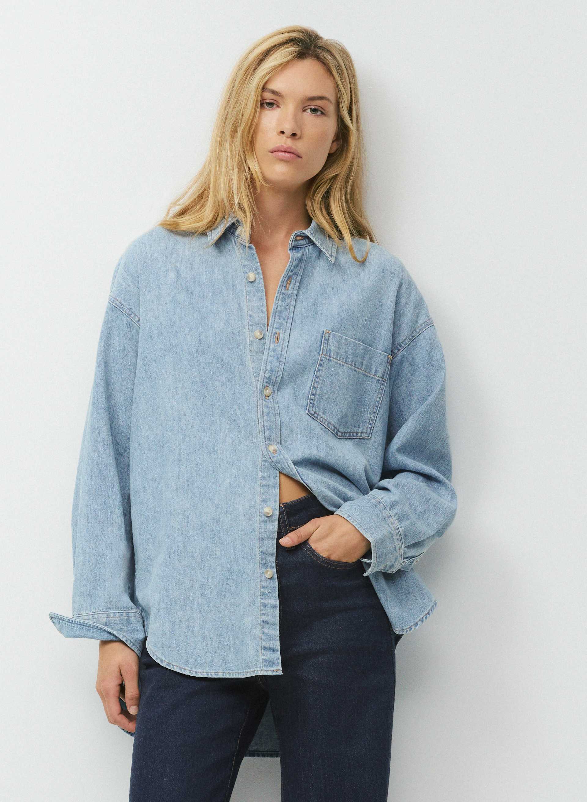 THE '80S COMFY DENIM SHIRT | Aritzia