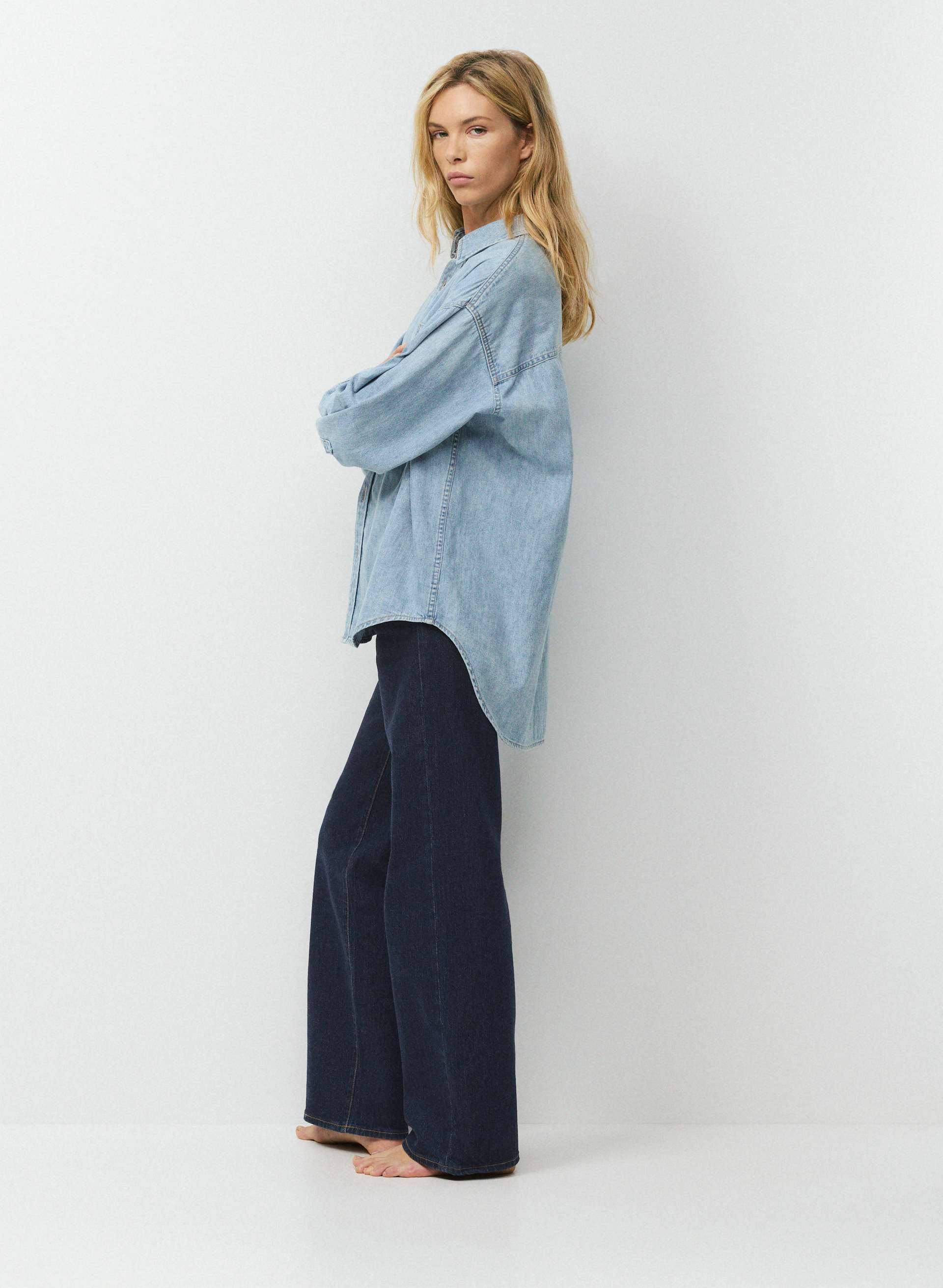 THE '80S COMFY DENIM SHIRT | Aritzia