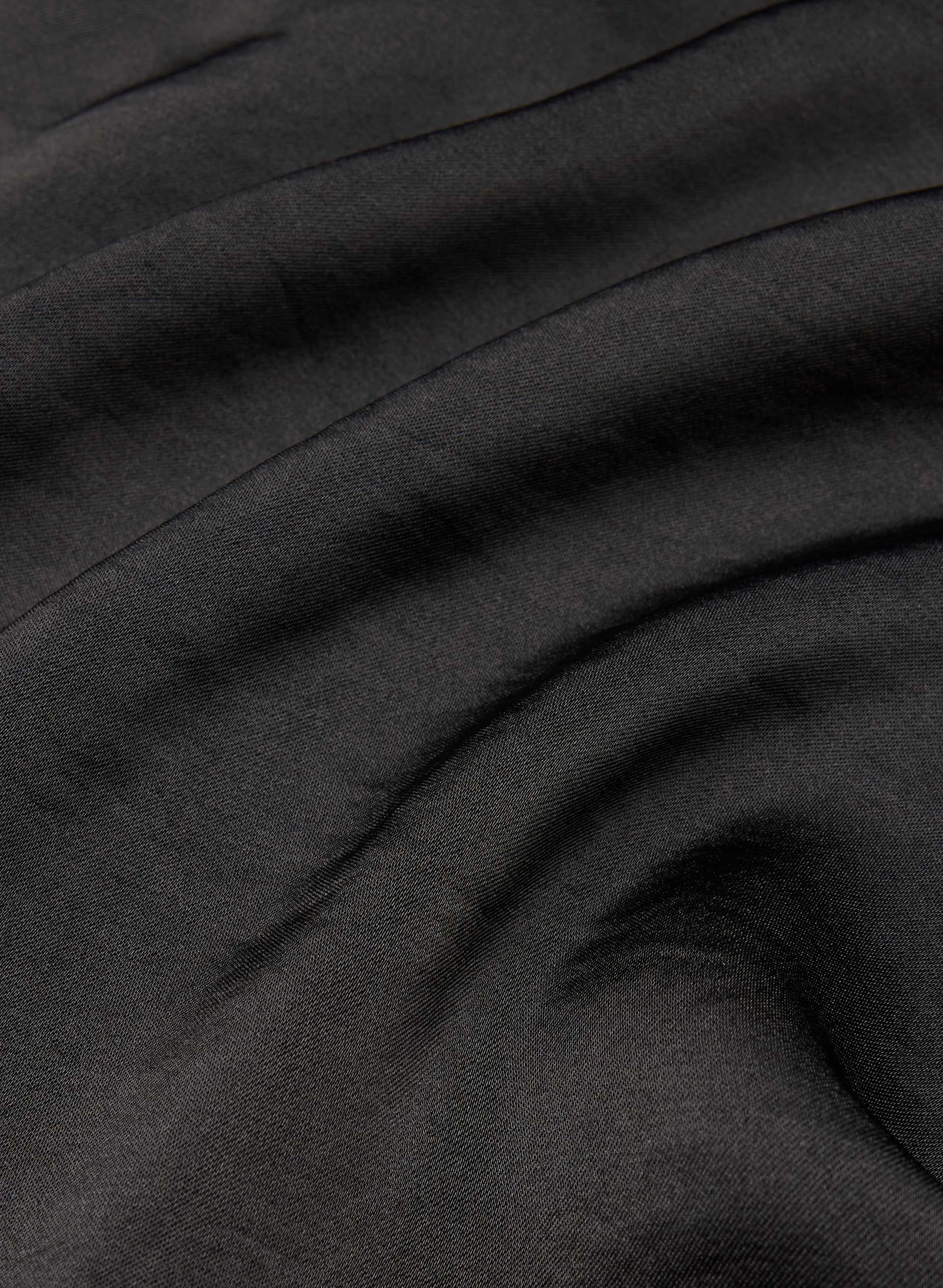 CAMISOLE GRENACHE EN SATIN | Aritzia