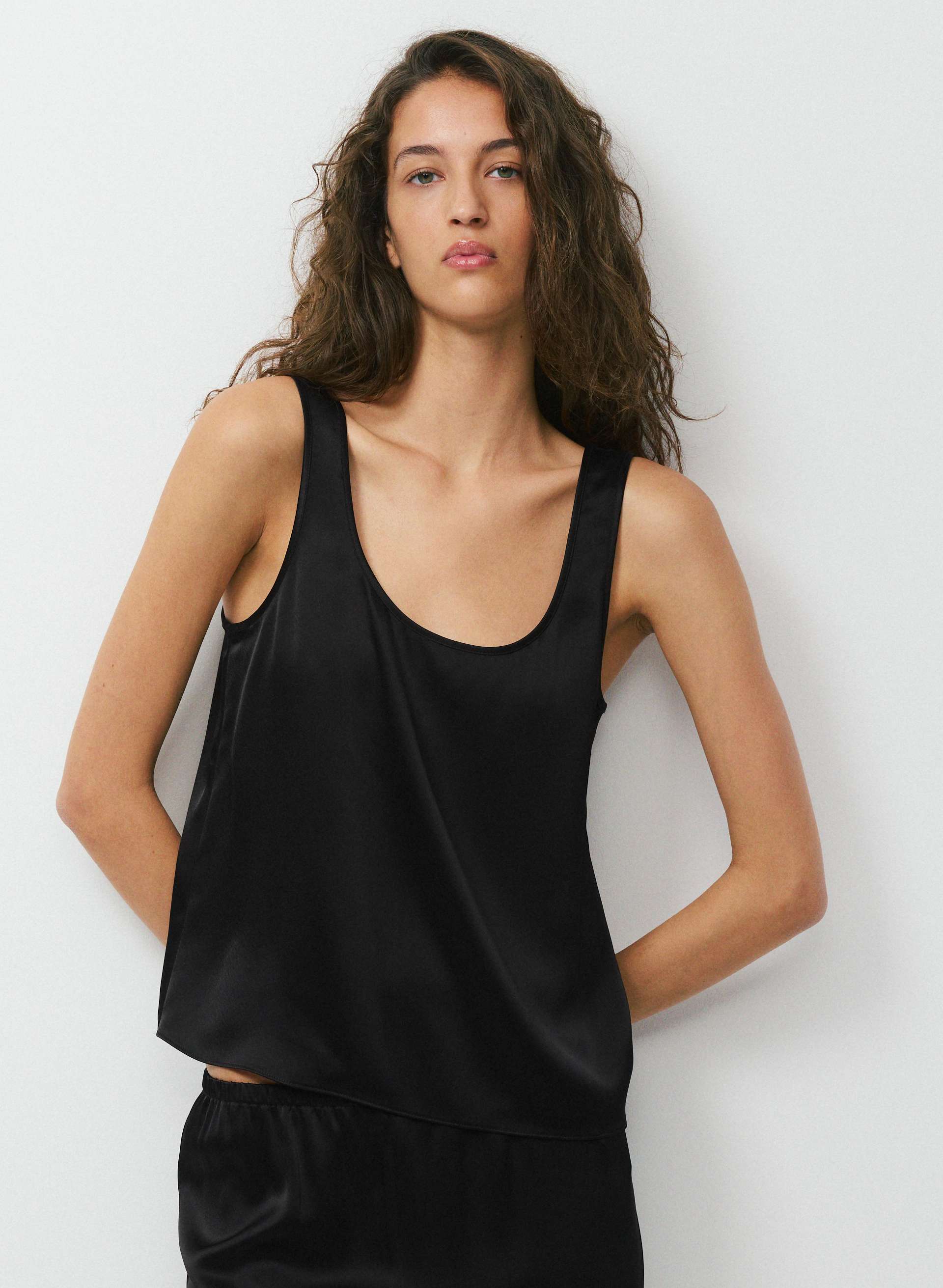 ASSET SATIN TOP | Aritzia