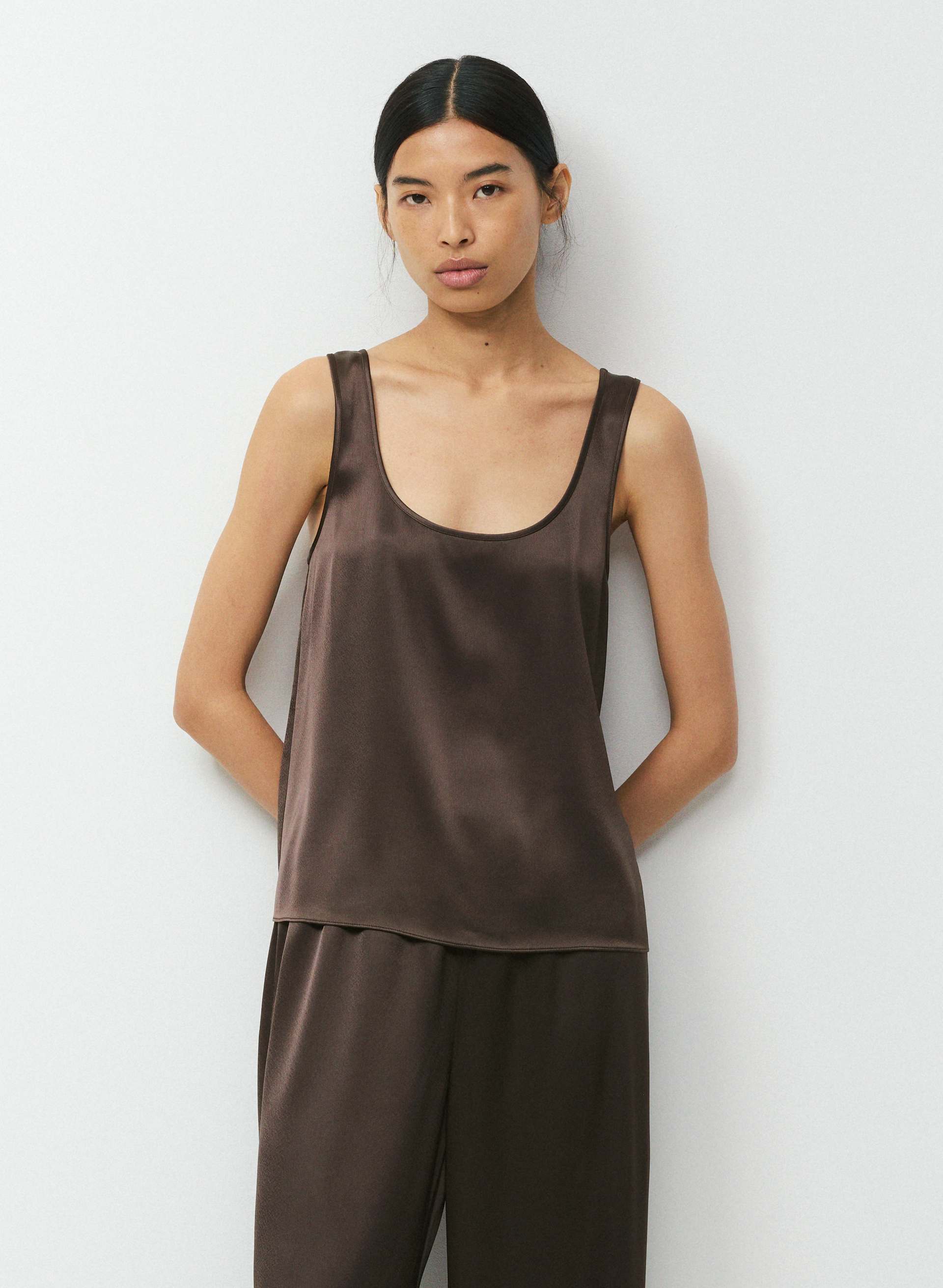 ASSET SATIN TOP | Aritzia