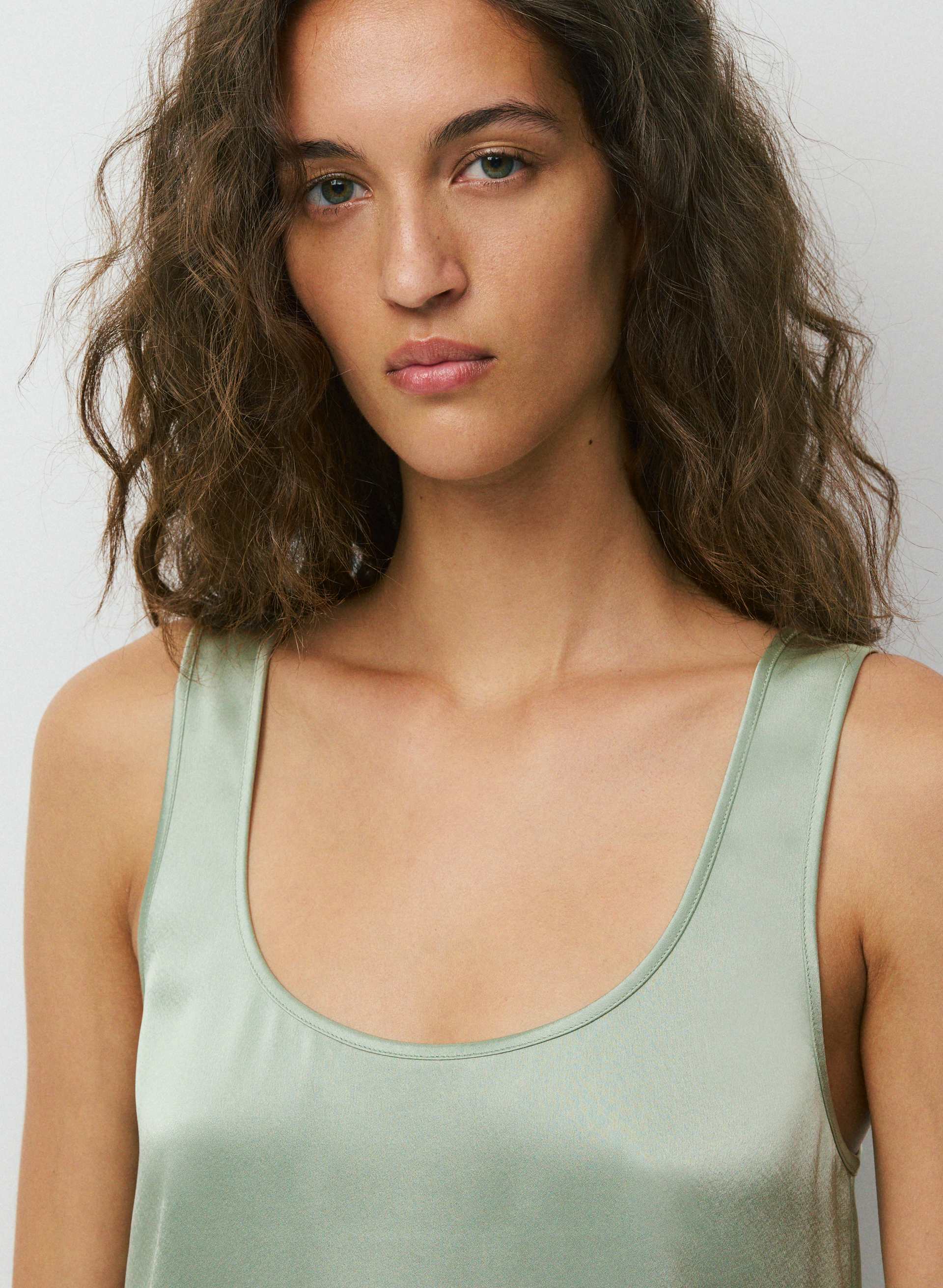 ASSET SATIN TOP | Aritzia