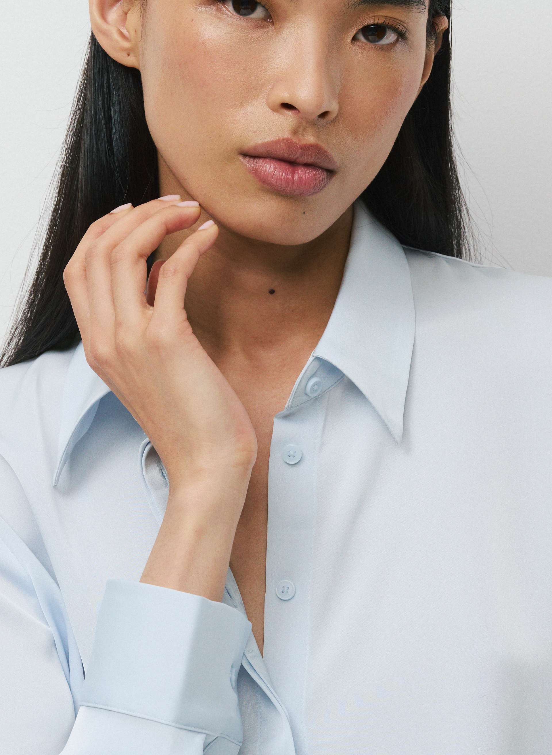 VANTAGE SATIN BLOUSE | Aritzia