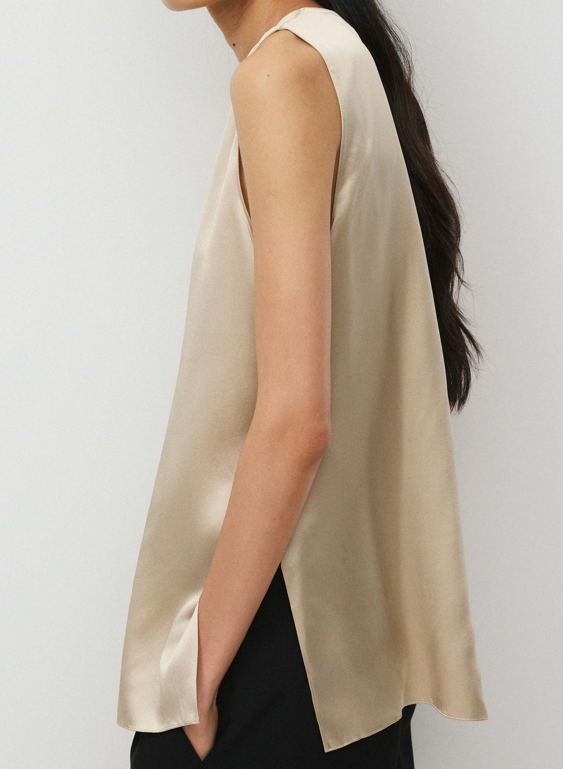 BOROUGH SILK TOP | Aritzia