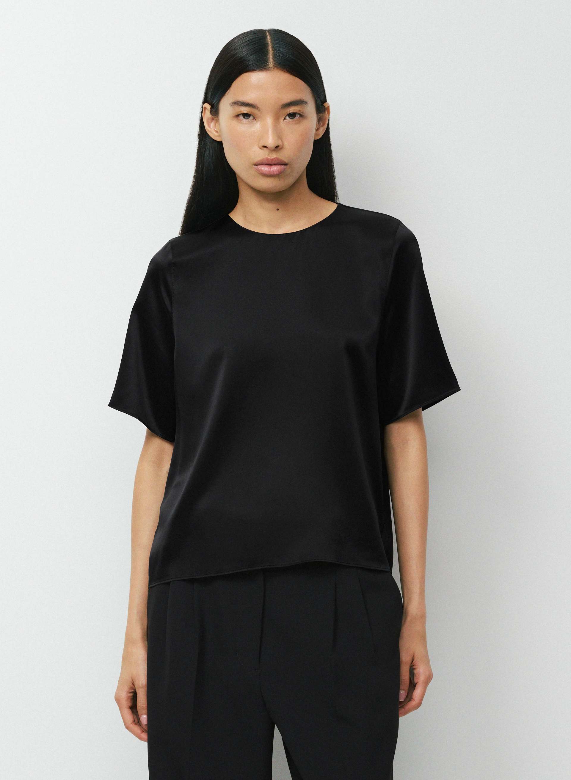 MOMENTUM SILK TOP - 100% silk crewneck top. 
