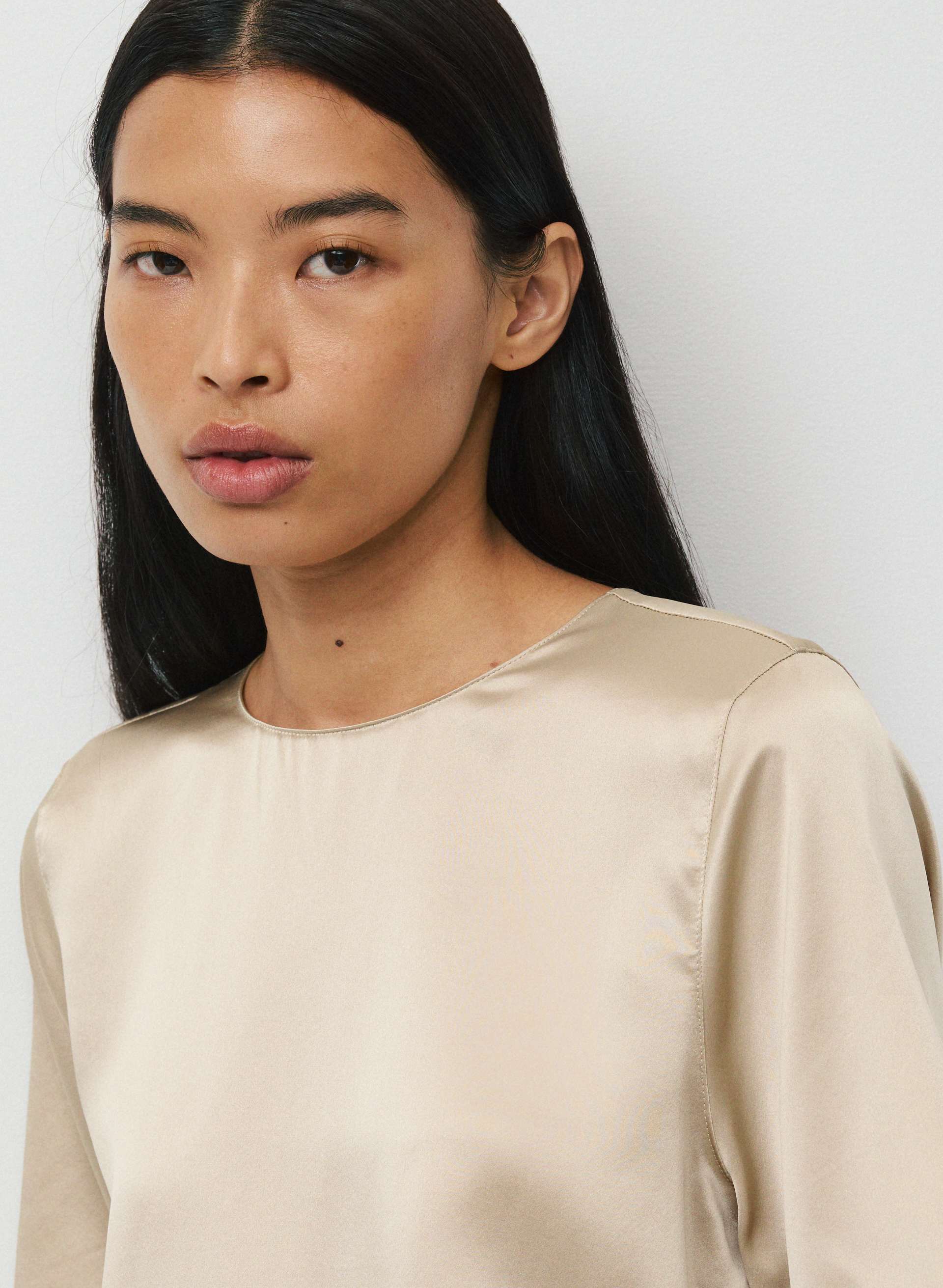 MOMENTUM SILK TOP | Aritzia