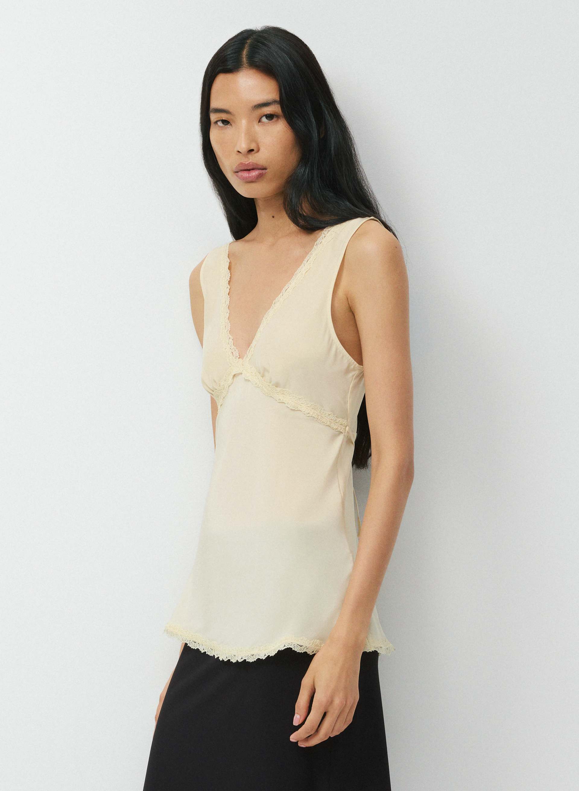 HAUT SÉRÉNADE EN SOIE | Aritzia