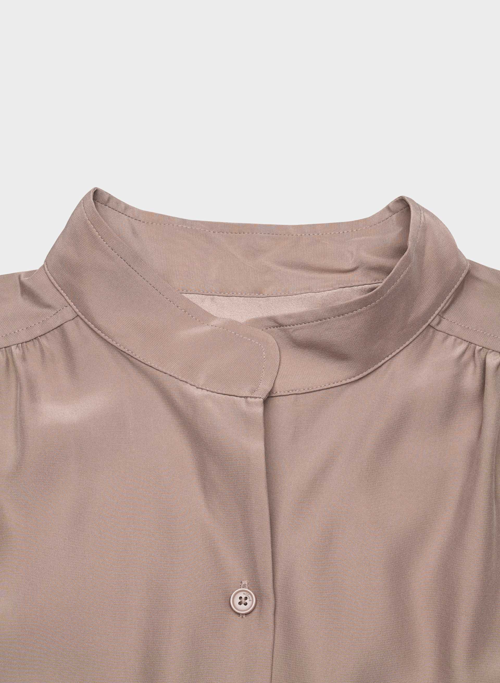 DELPHINE SILK BLOUSE | Aritzia