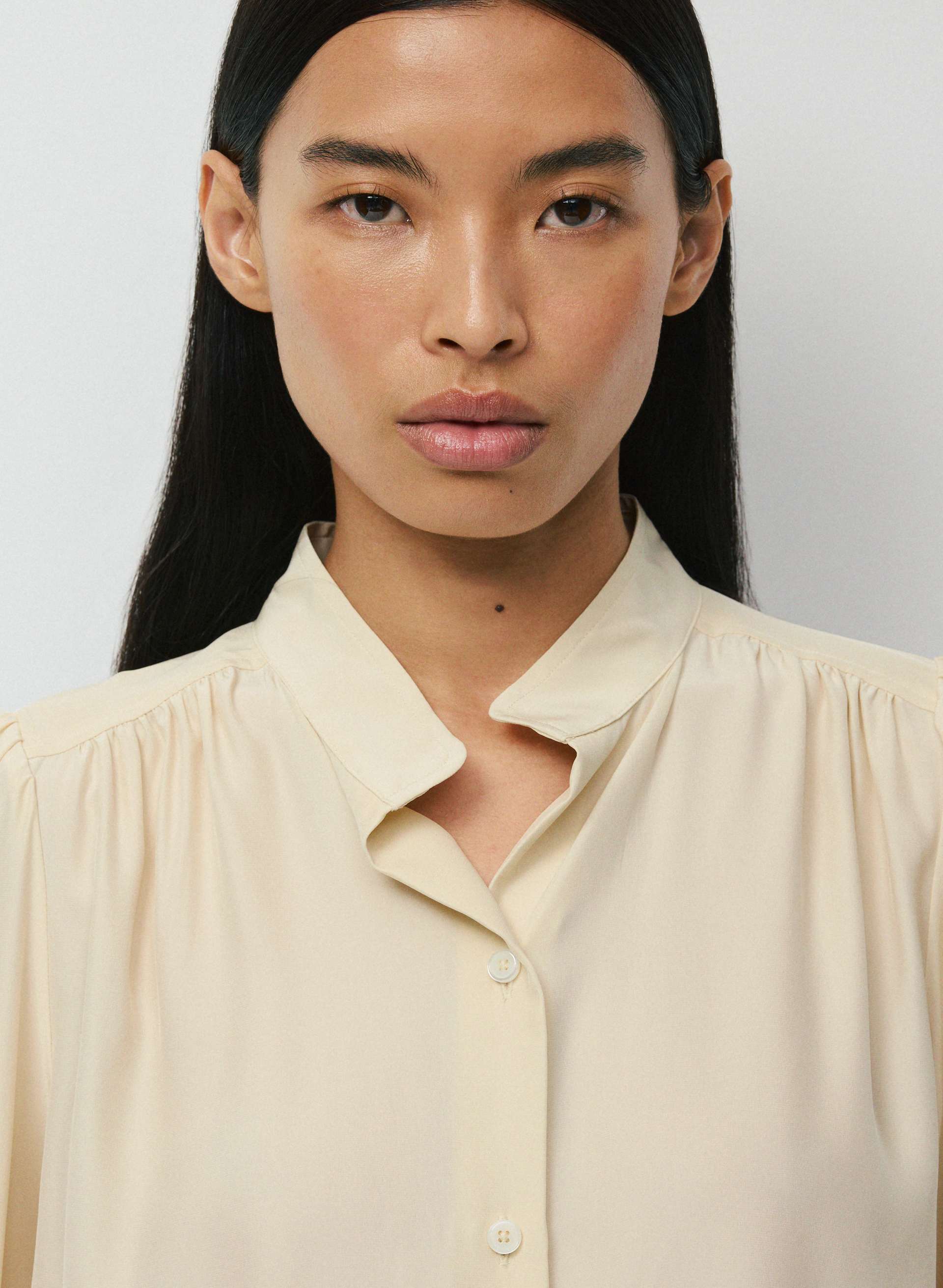 DELPHINE SILK BLOUSE | Aritzia