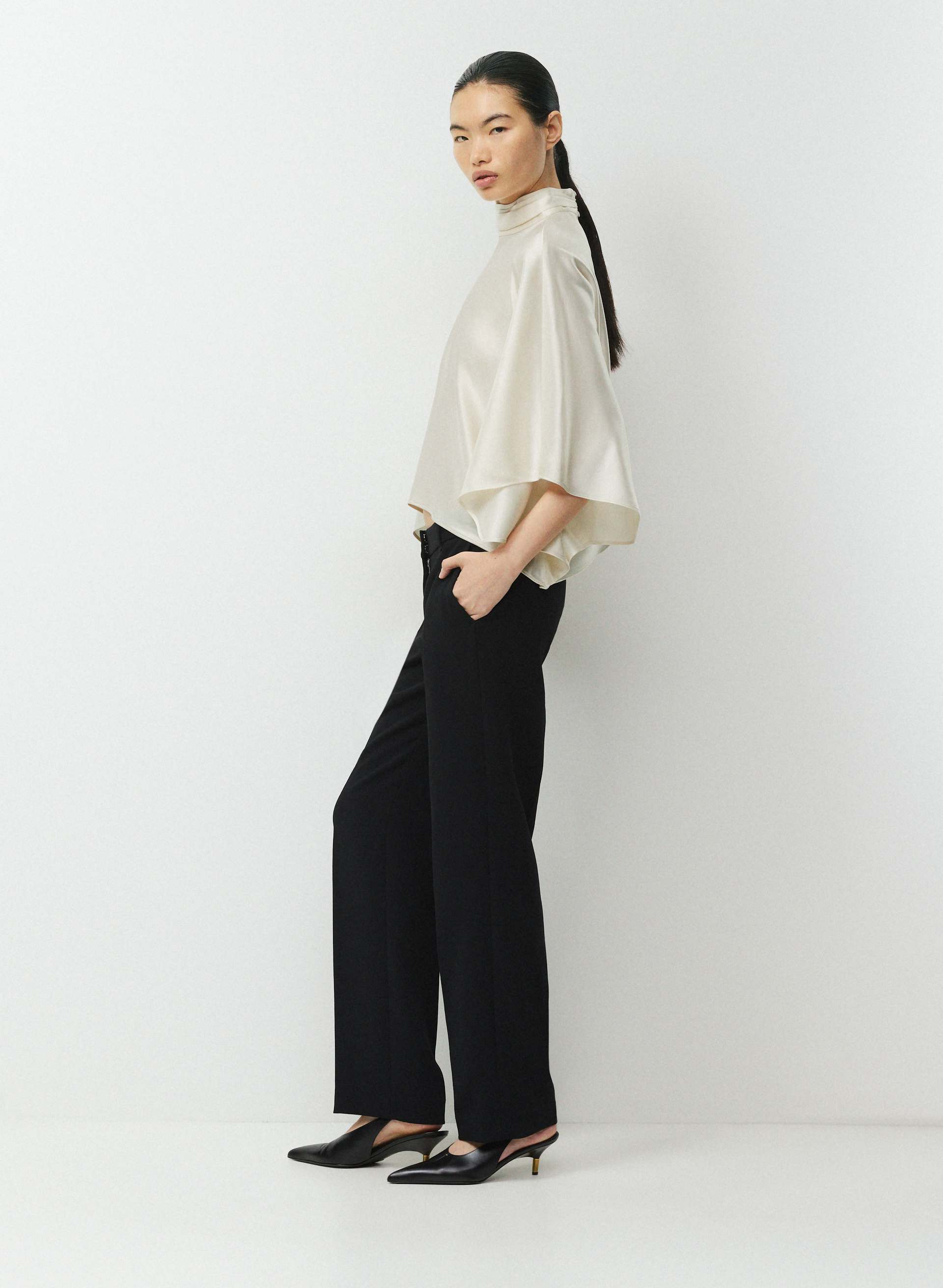 HAUT SMOKESCREEN EN SATIN | Aritzia