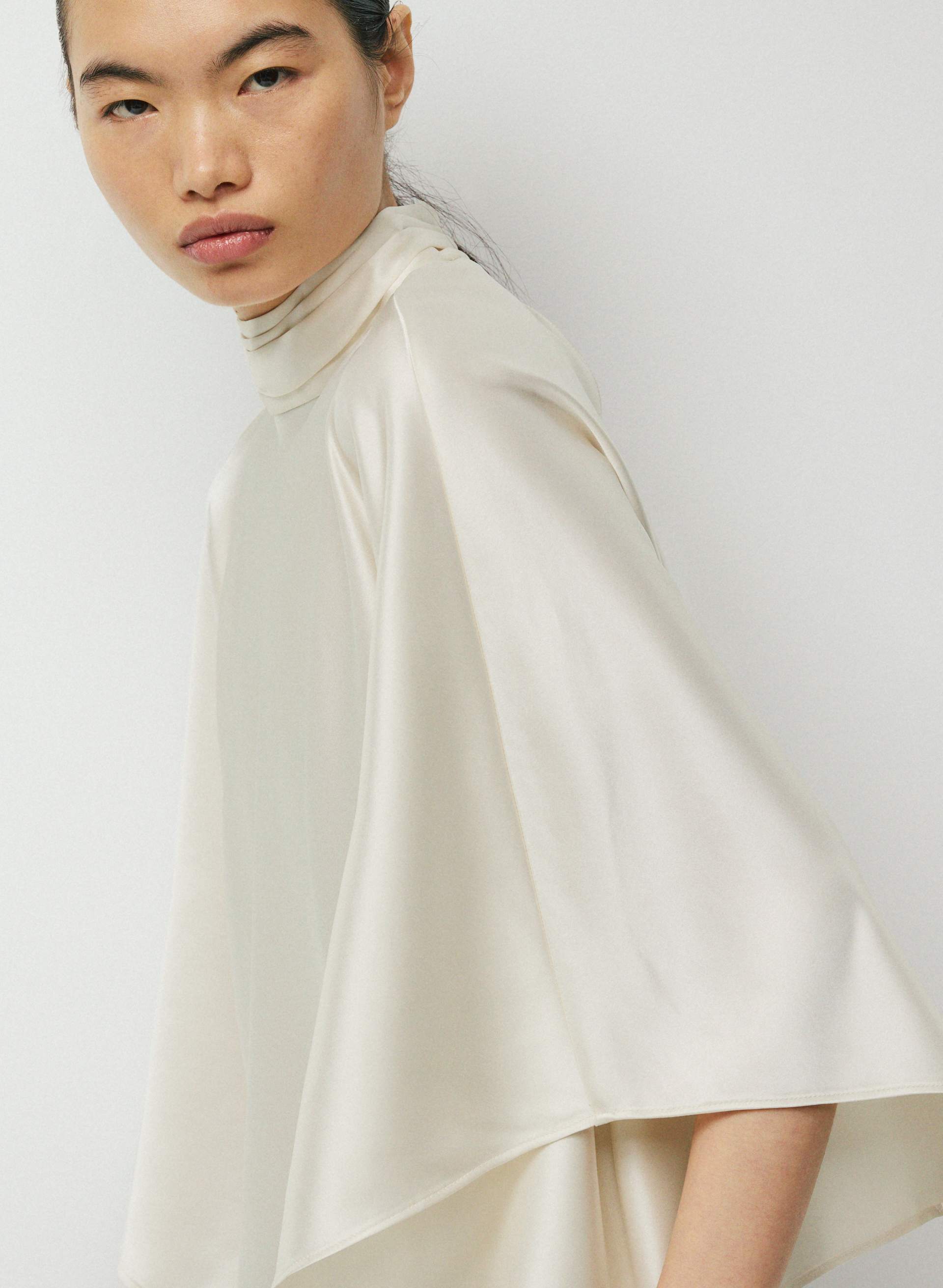 HAUT SMOKESCREEN EN SATIN | Aritzia