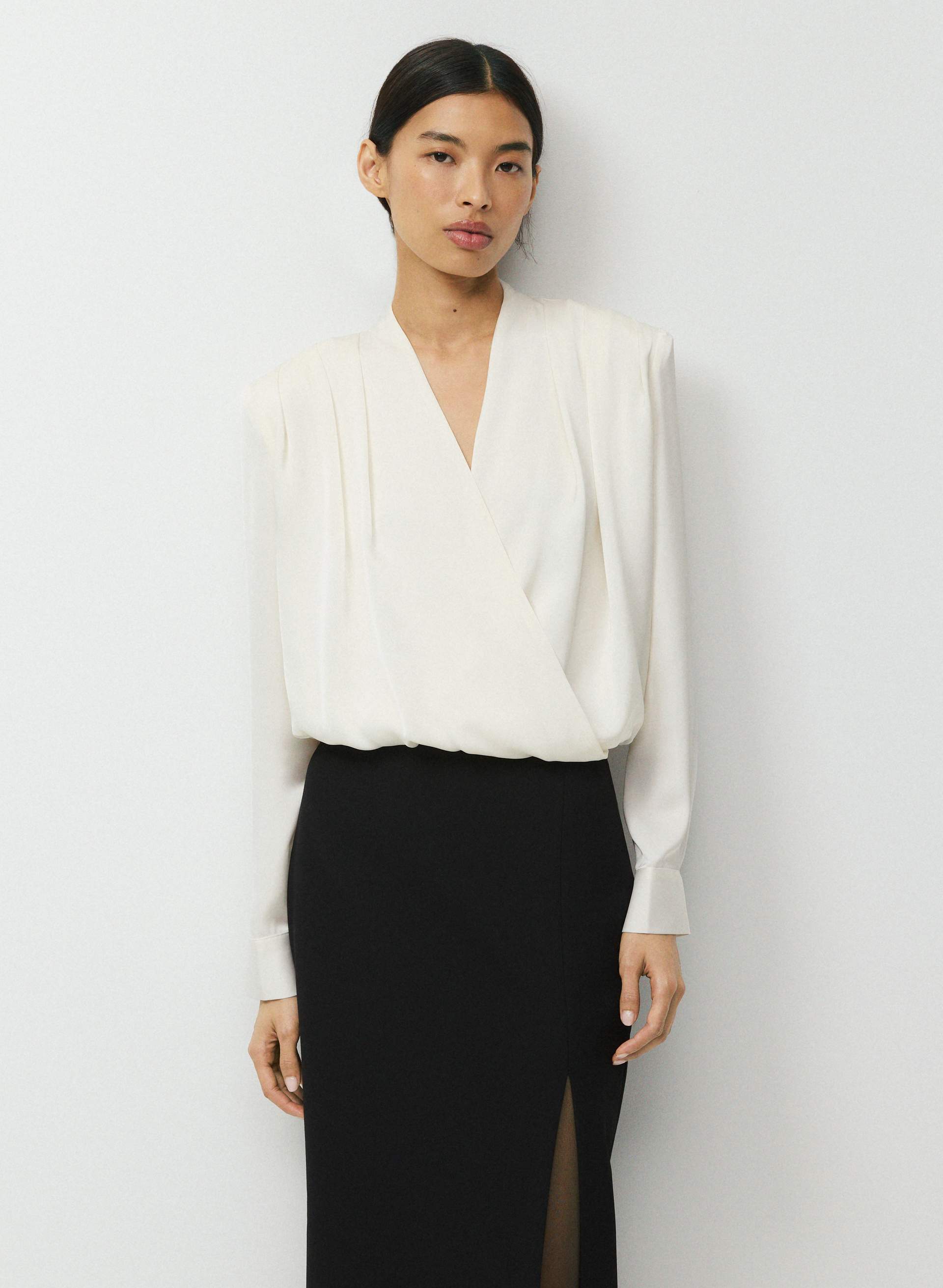 FEATURE SATIN BLOUSE | Aritzia