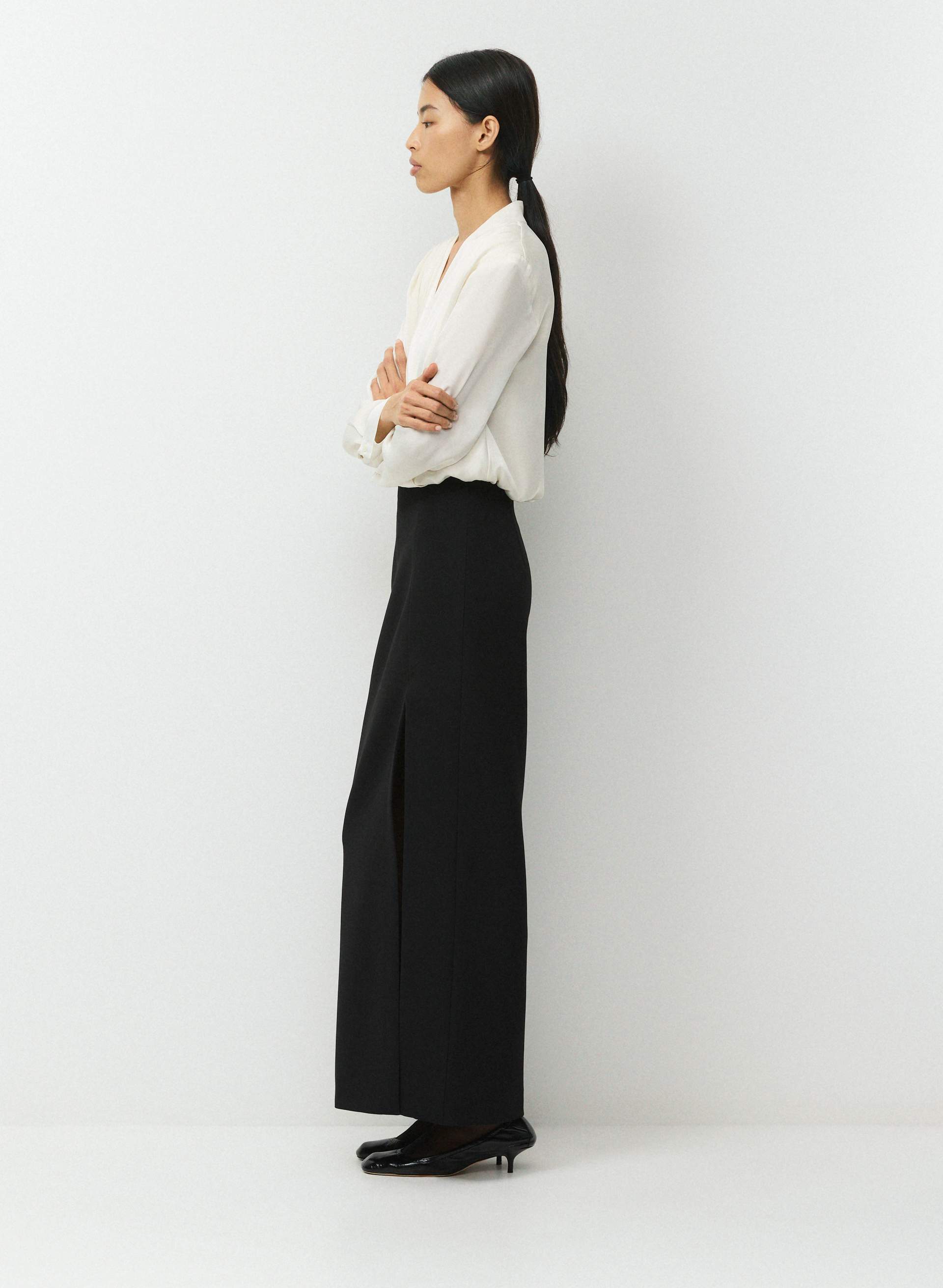 FEATURE SATIN BLOUSE | Aritzia
