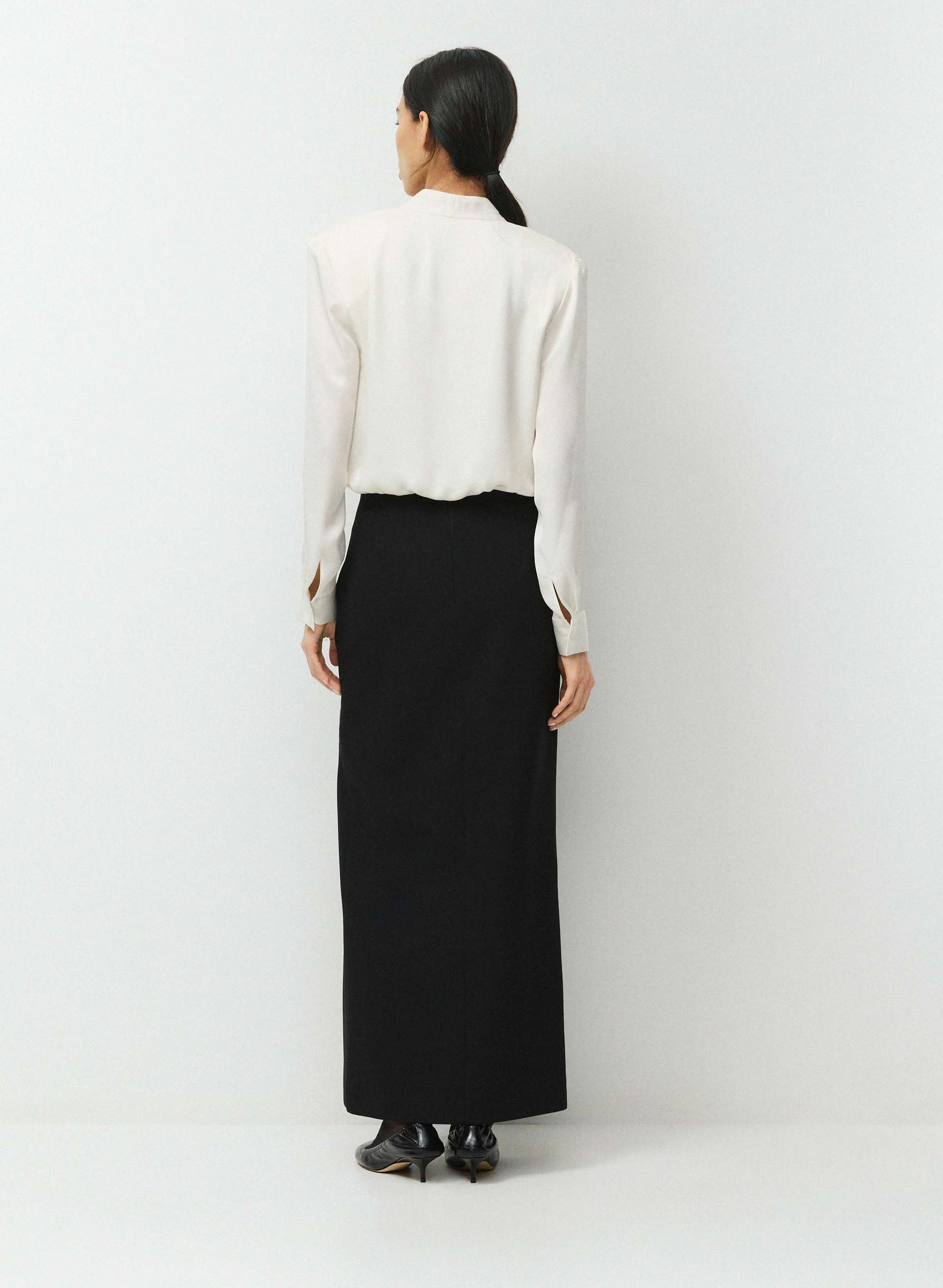 FEATURE SATIN BLOUSE | Aritzia