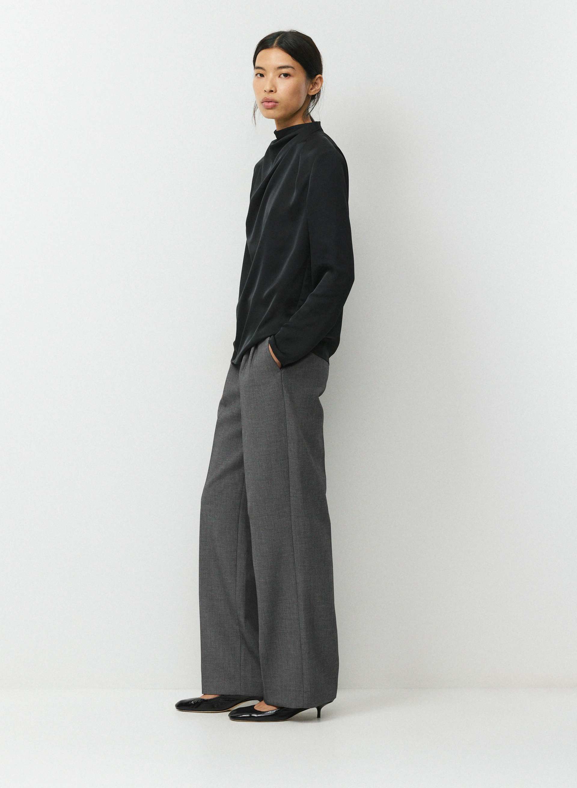 NOMINEE SATIN LONGSLEEVE BLOUSE | Aritzia