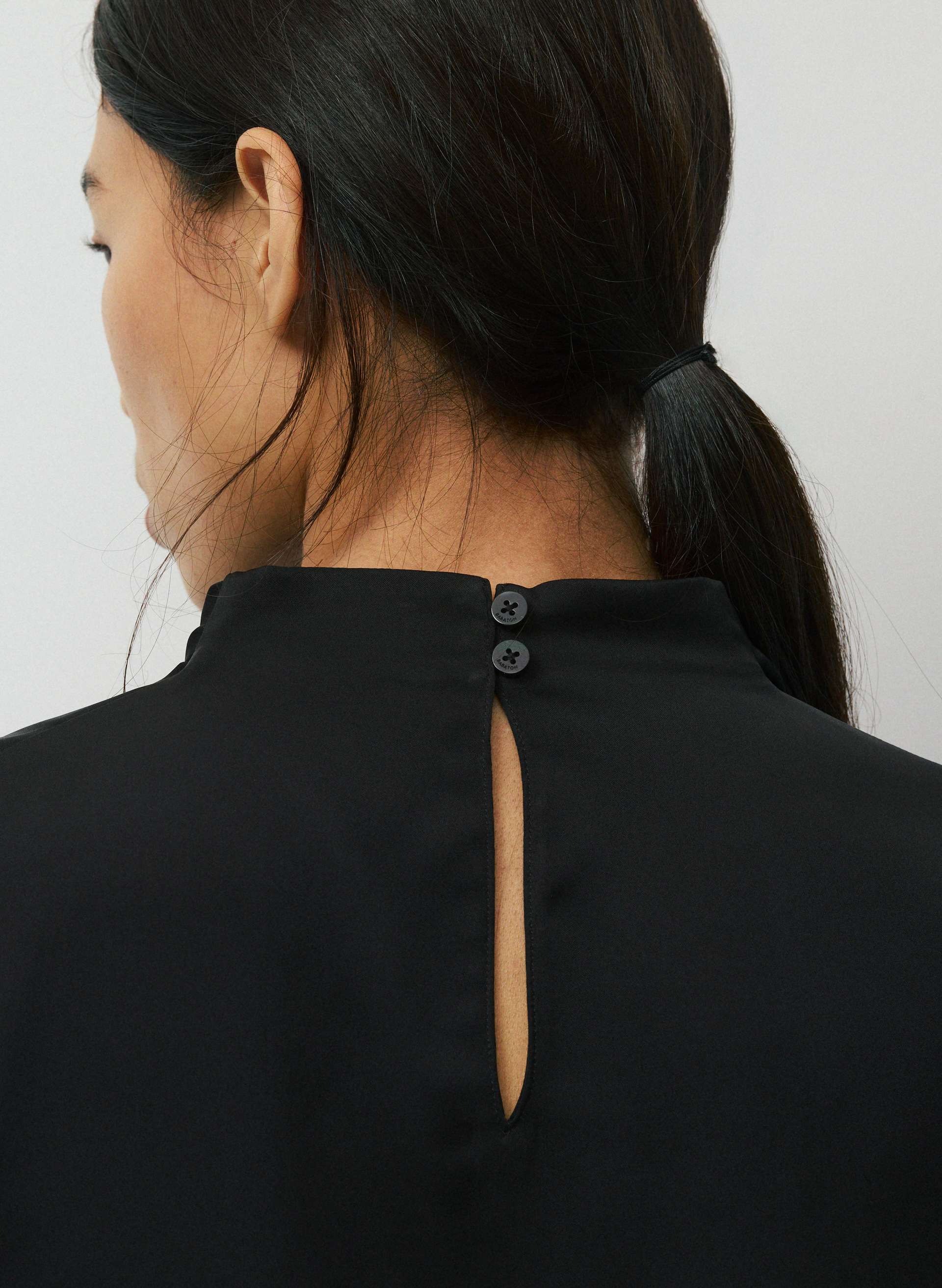 NOMINEE SATIN LONGSLEEVE BLOUSE | Aritzia