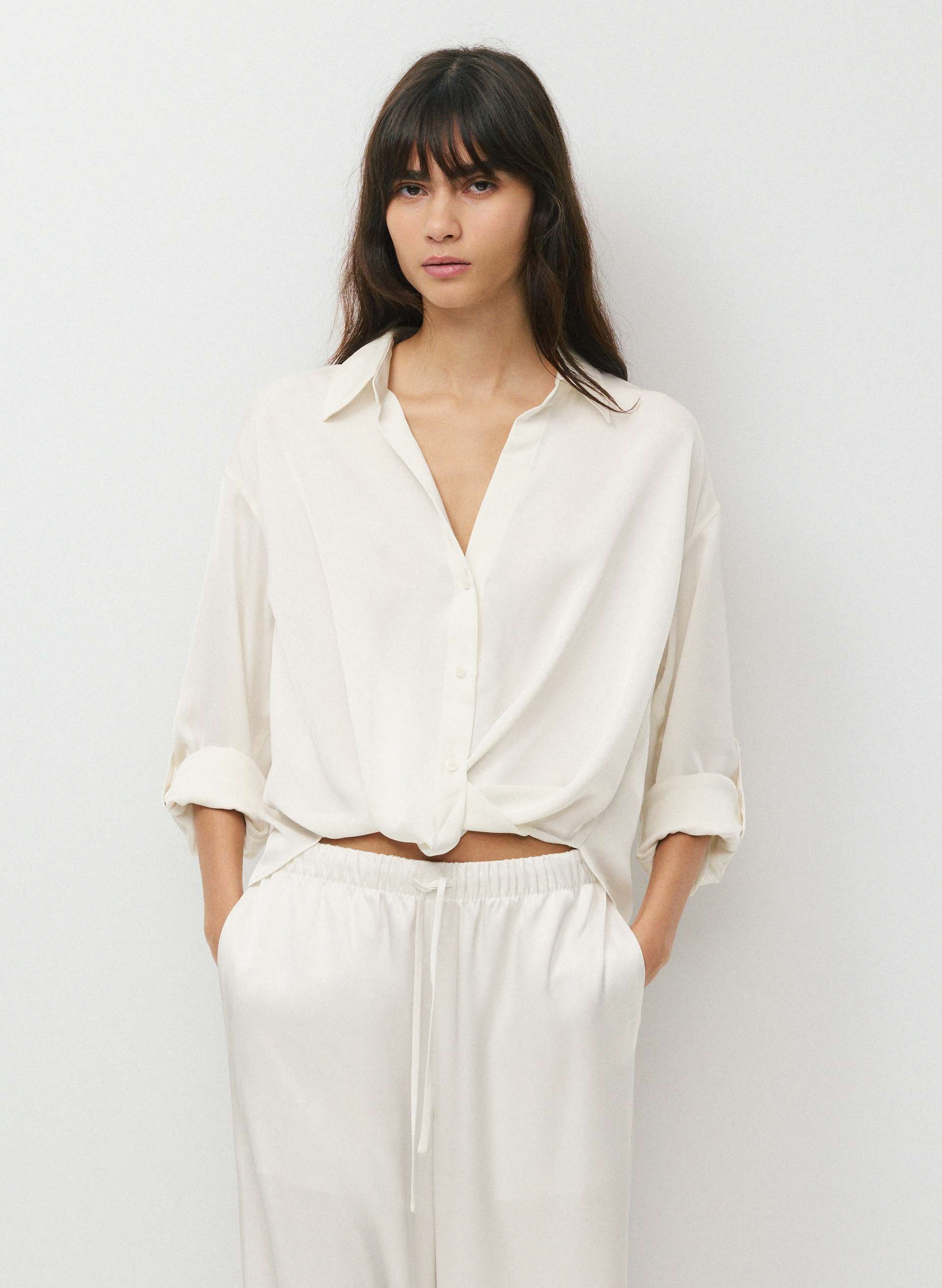 CHEMISE PORTOFINO EN SATIN - Chemise boutonnée décontractée en satin japonais drapé. 