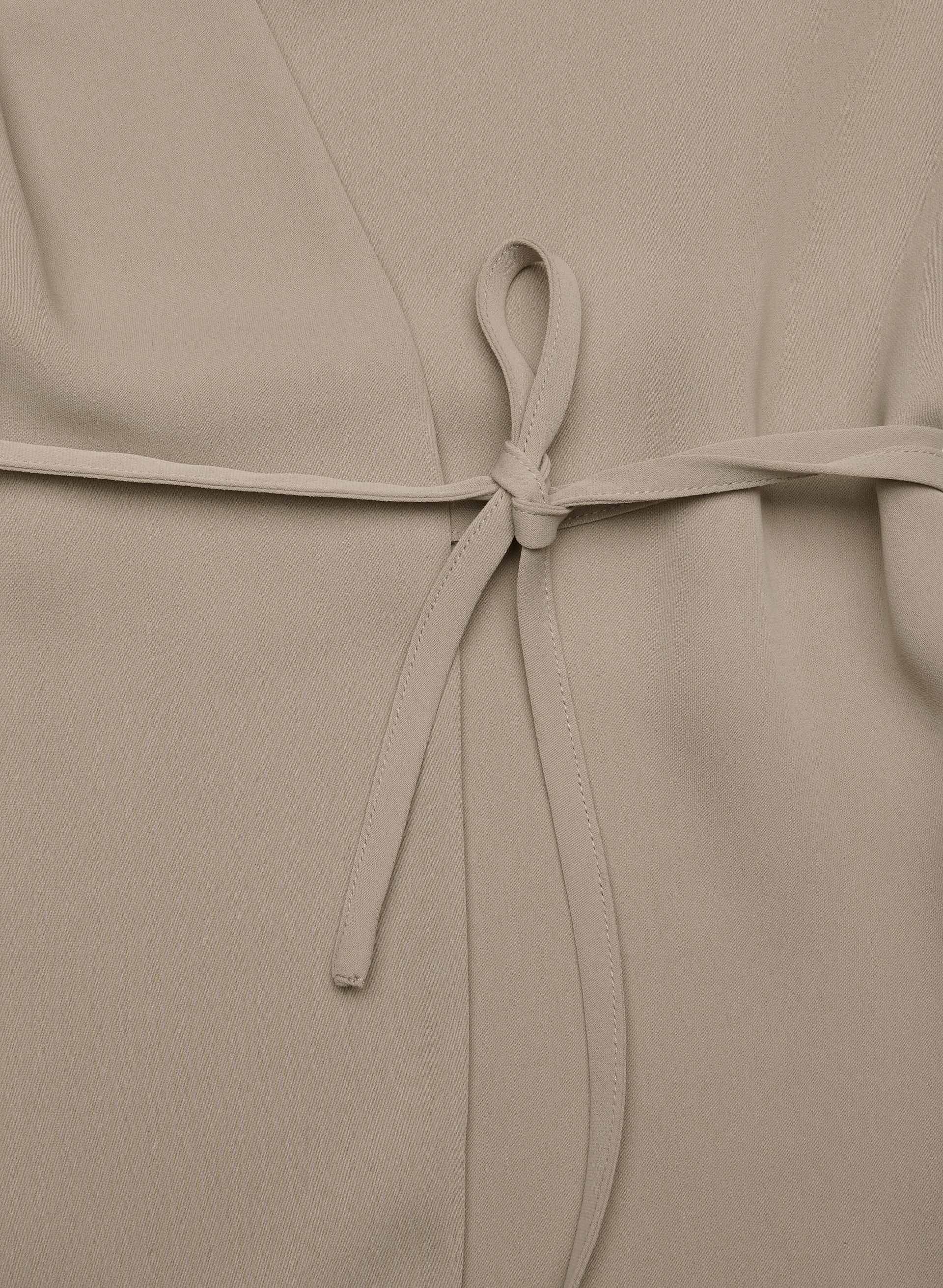 BLOUSE LEDGER | Aritzia