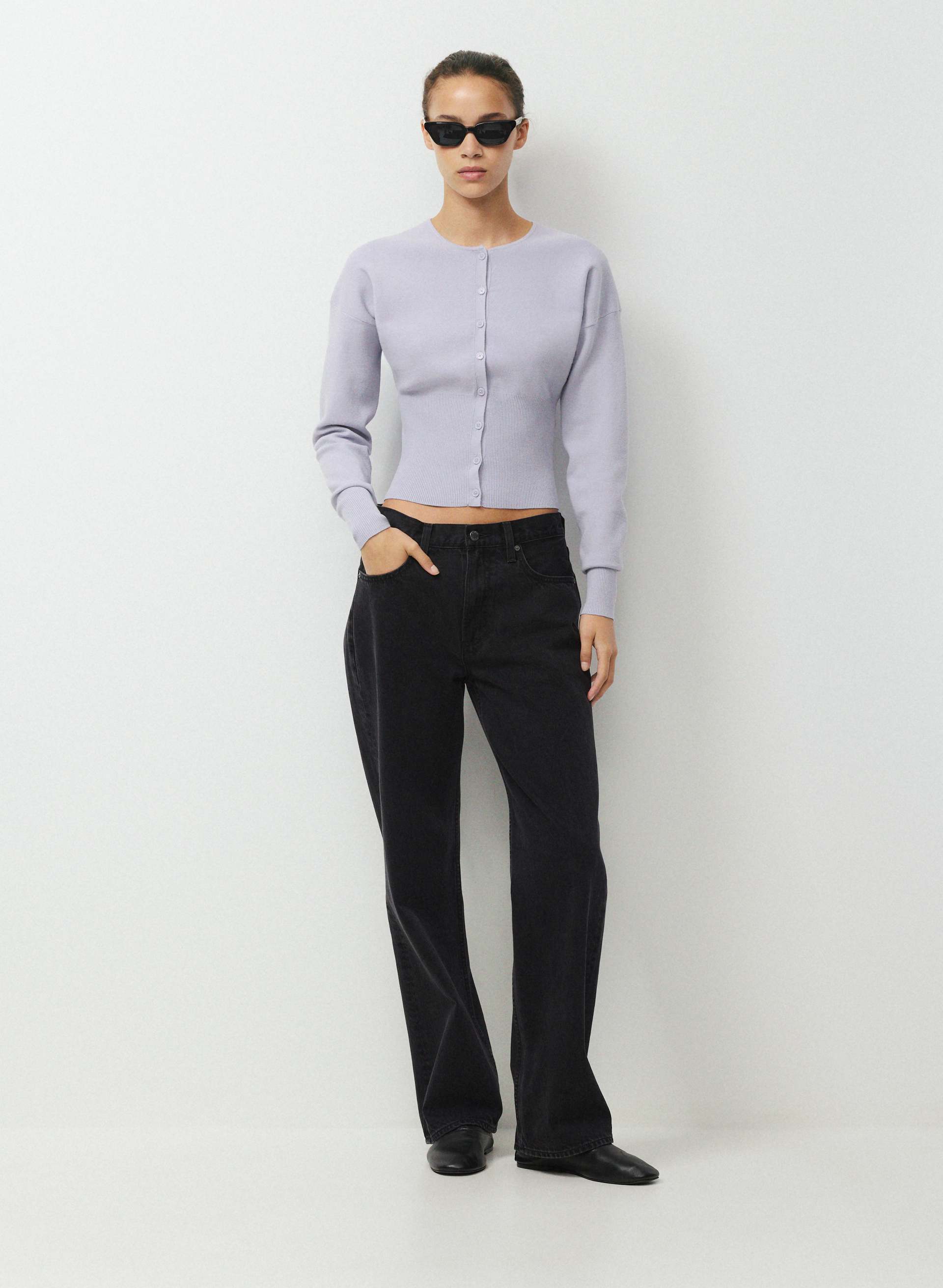 GOLIGHTLY CARDIGAN - WONDER YARN - Knit crewneck cardigan with wide ribbed waistband. 