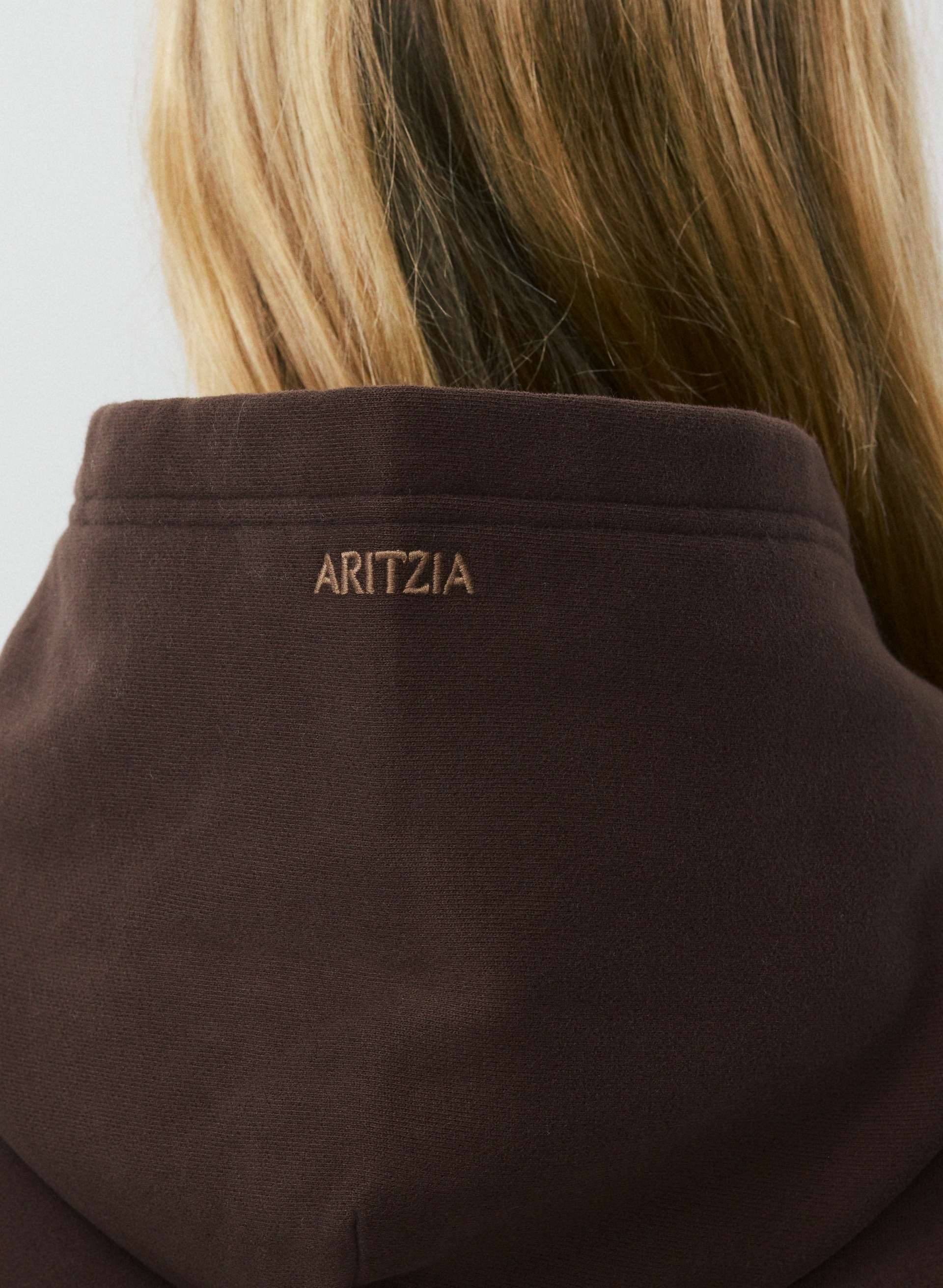 COZY SWEATFLEECE PERFECT HOODIE | Aritzia