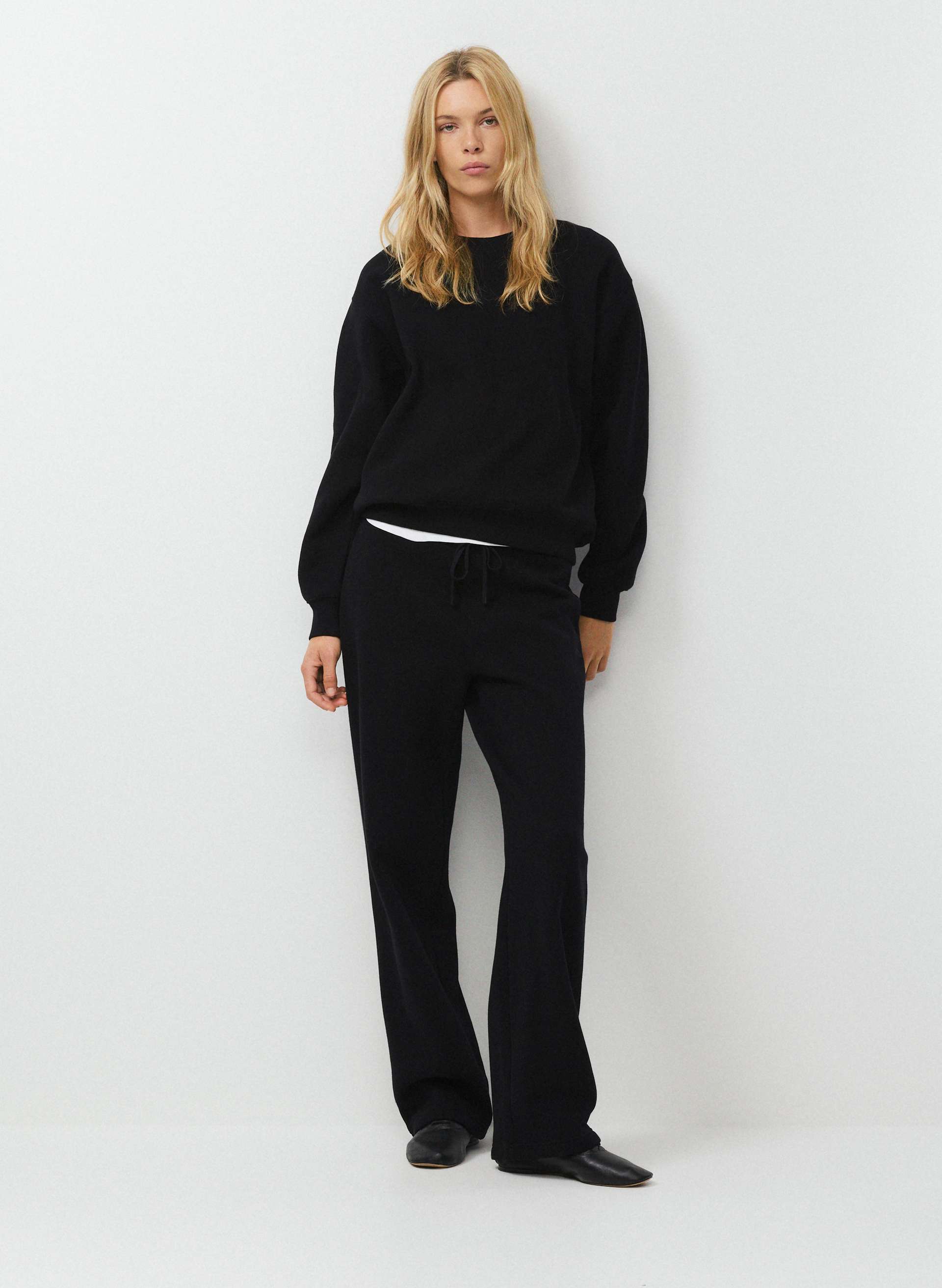 COZY SWEATFLEECE PERFECT CREW SWEATSHIRT | Aritzia