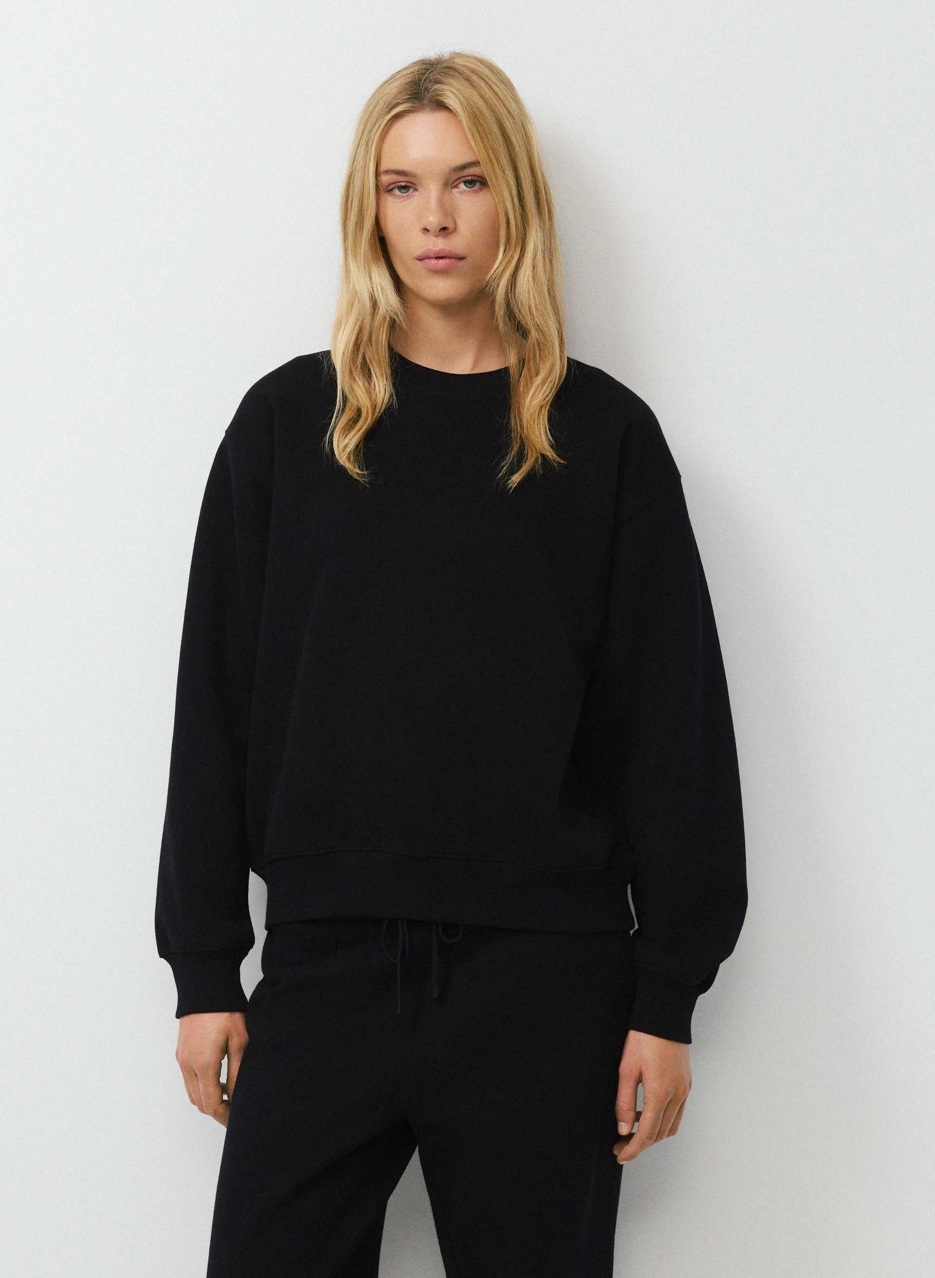 COZY SWEATFLEECE PERFECT CREW SWEATSHIRT | Aritzia