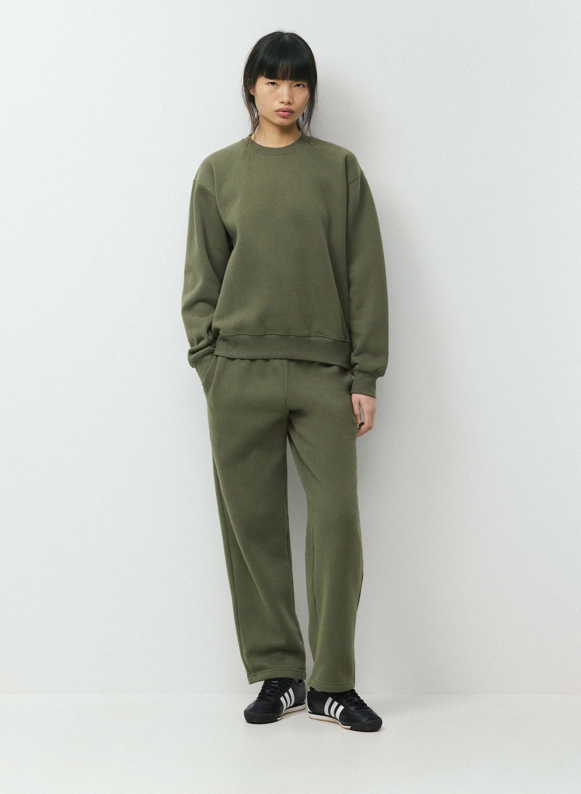COZY SWEATFLEECE PERFECT CREW SWEATSHIRT - Classic fan-favourite fleece crewneck sweatshirt. 
