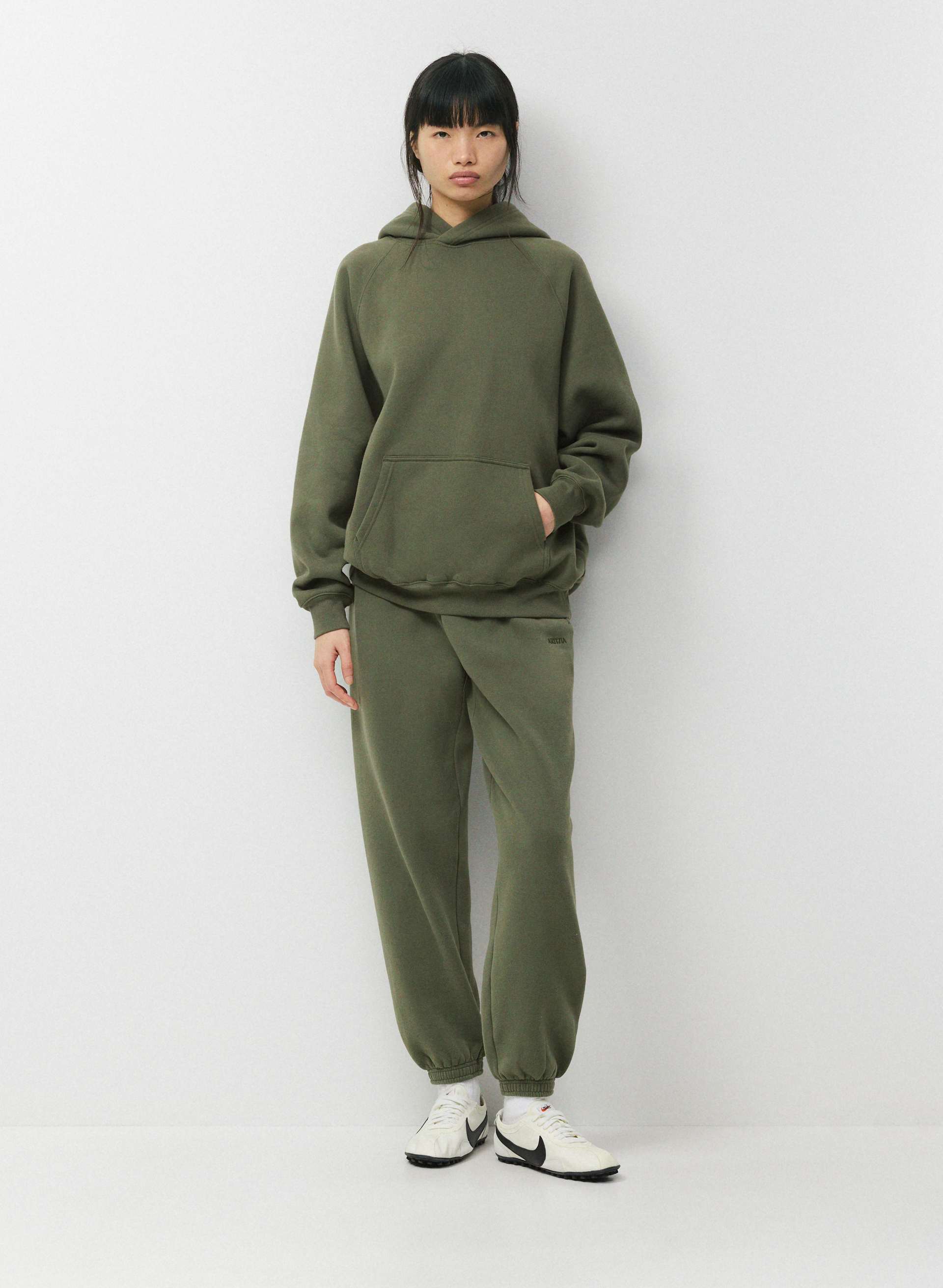 COZY SWEATFLEECE MEGA RAGLAN™ HOODIE | Aritzia