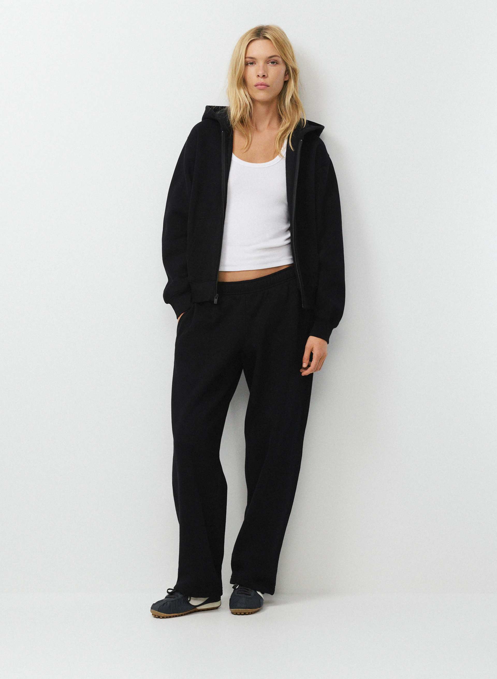 COZY SWEATFLEECE PERFECT ZIP HOODIE | Aritzia